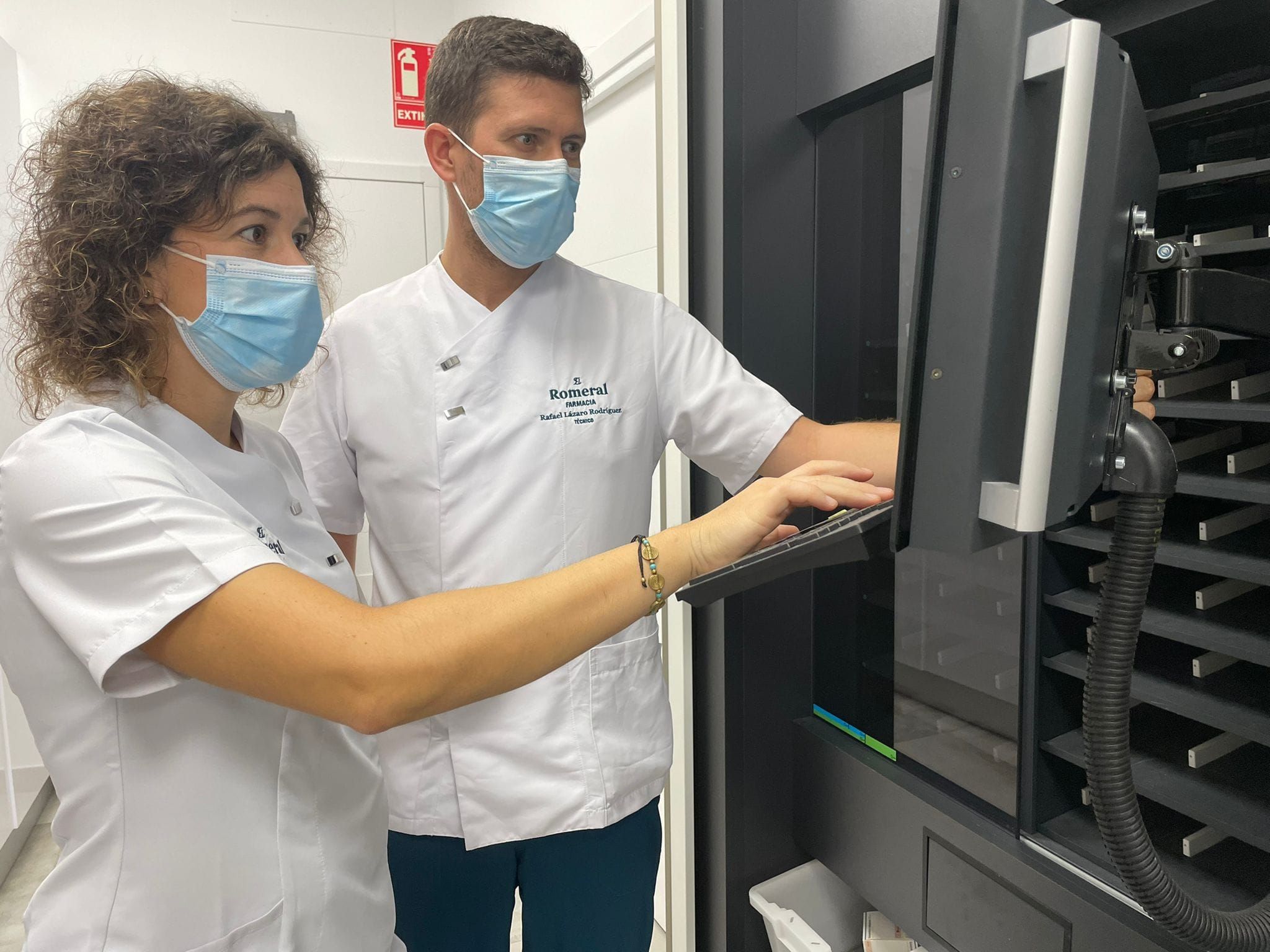 Reabre Farmacia El Romeral mejorando su ubicación y ampliando sus servicios en Velez- Málaga