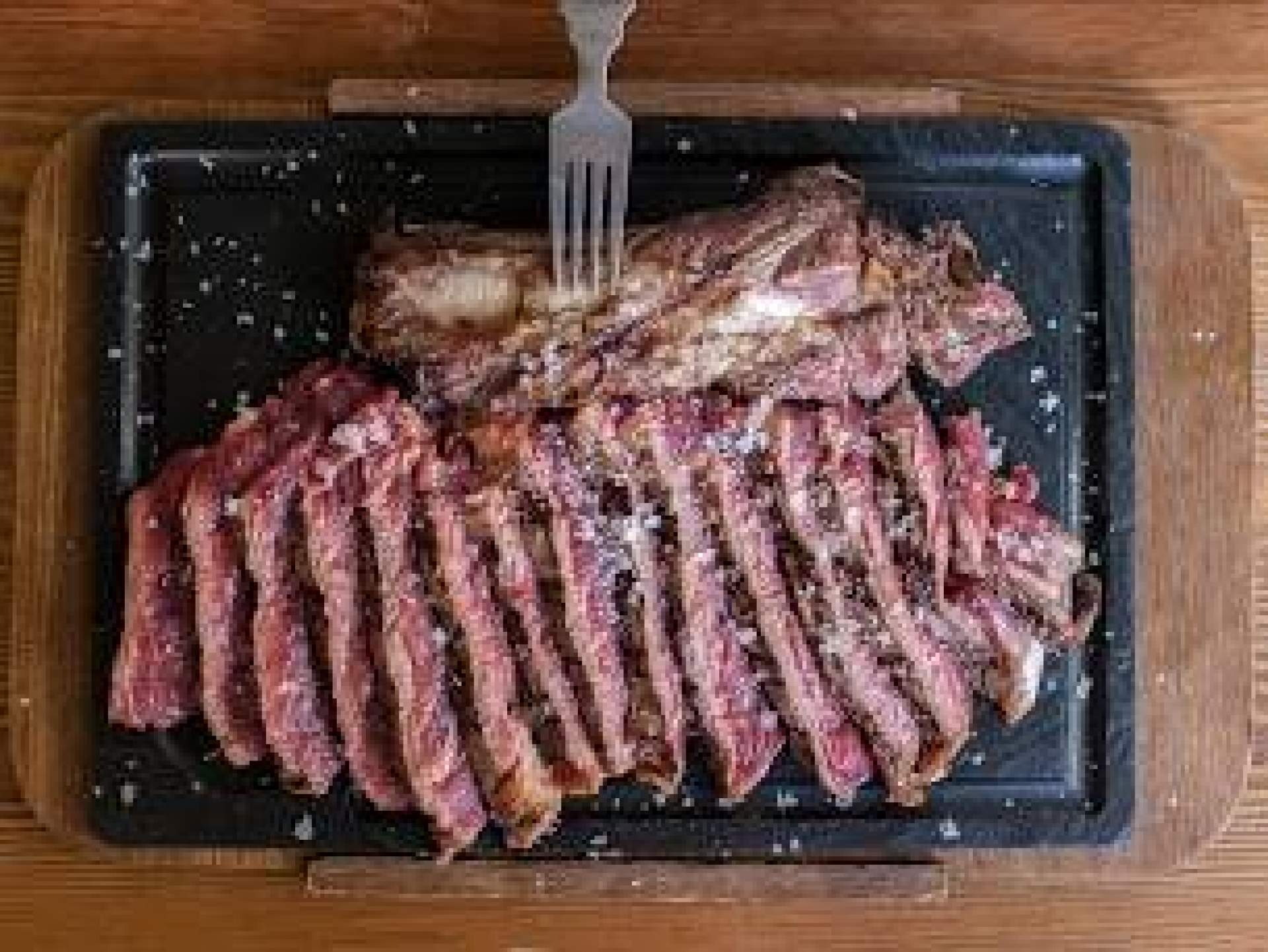 El formato de restaurante con carne a la piedra que destaca entre el público más joven, Vic Brasería