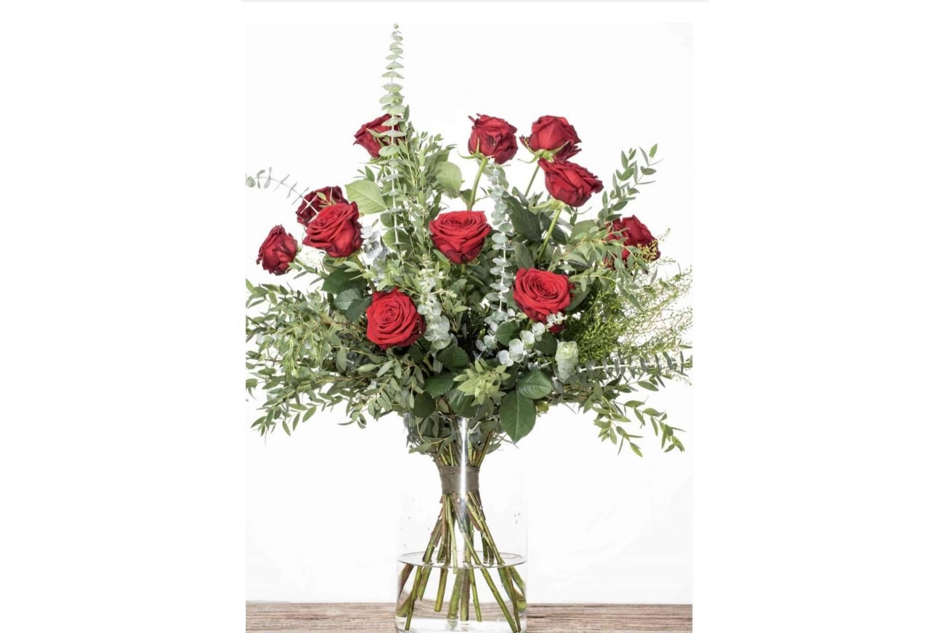 Los ramos, cestas y cajas de flores de la floristería Amborella son ideales para sorprender a la pareja en el Día de San Valentín