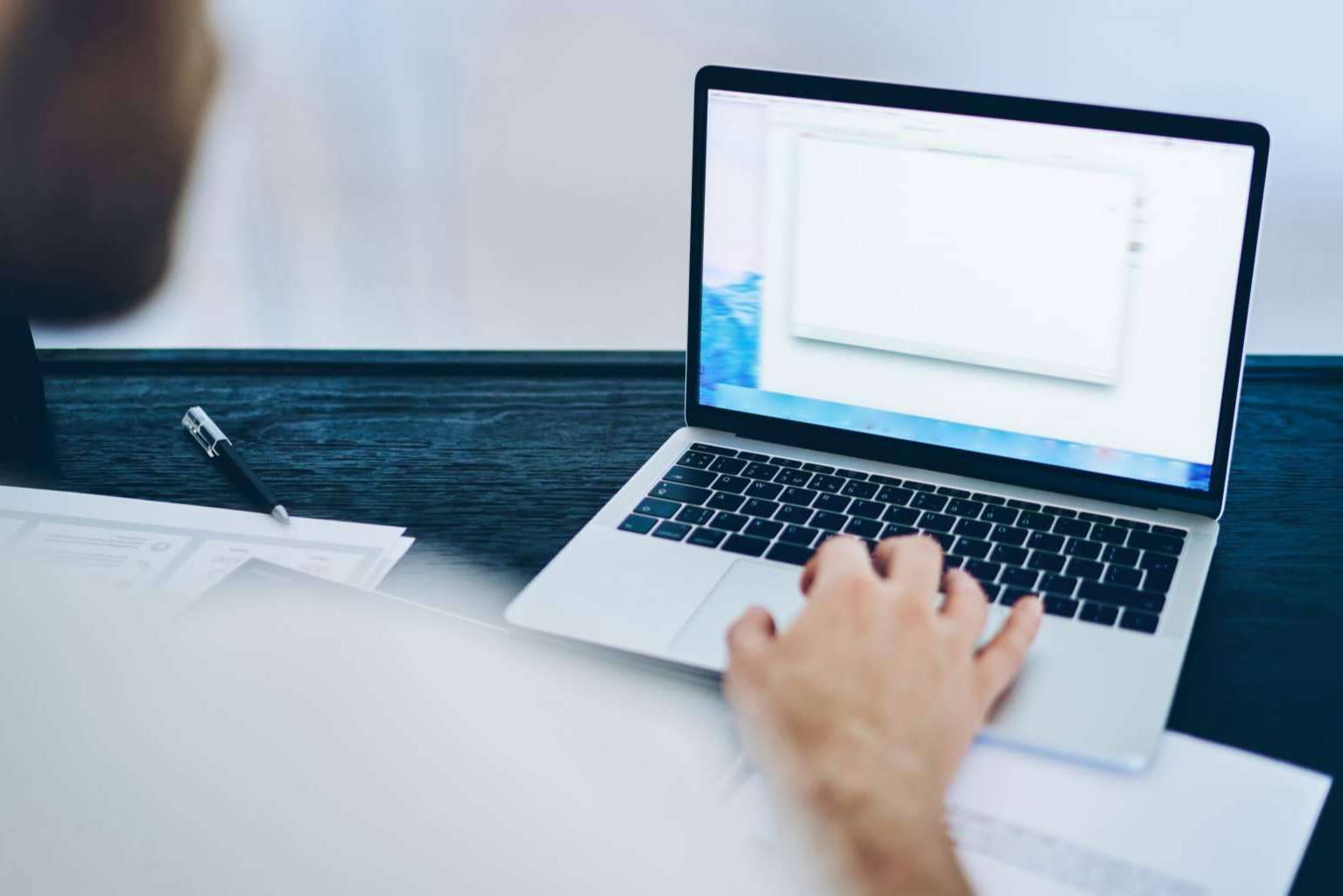 ¿Cuáles son las ventajas de contar con un experto que ayude y guíe en la realización del TFG?
