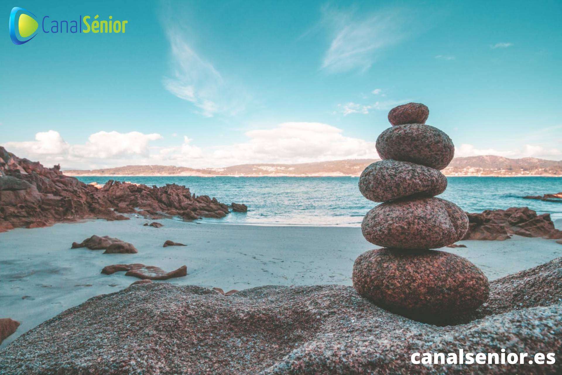 Un curso de mindfulness y yoga para envejecer con plenitud de la mano de Canal Sénior