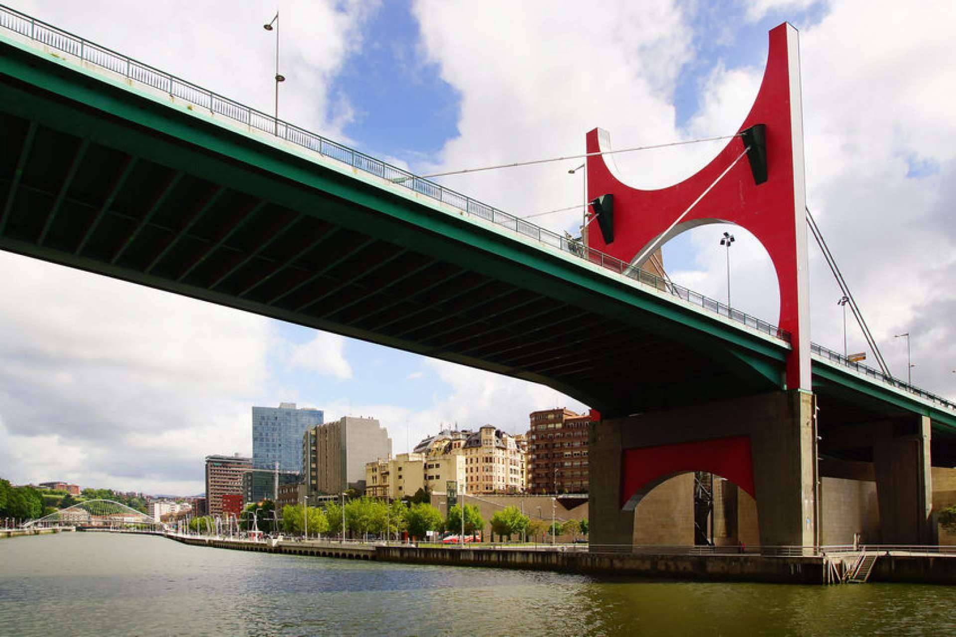 Servicio de mudanzas de Madrid a Bilbao con Mudanzas Carrera