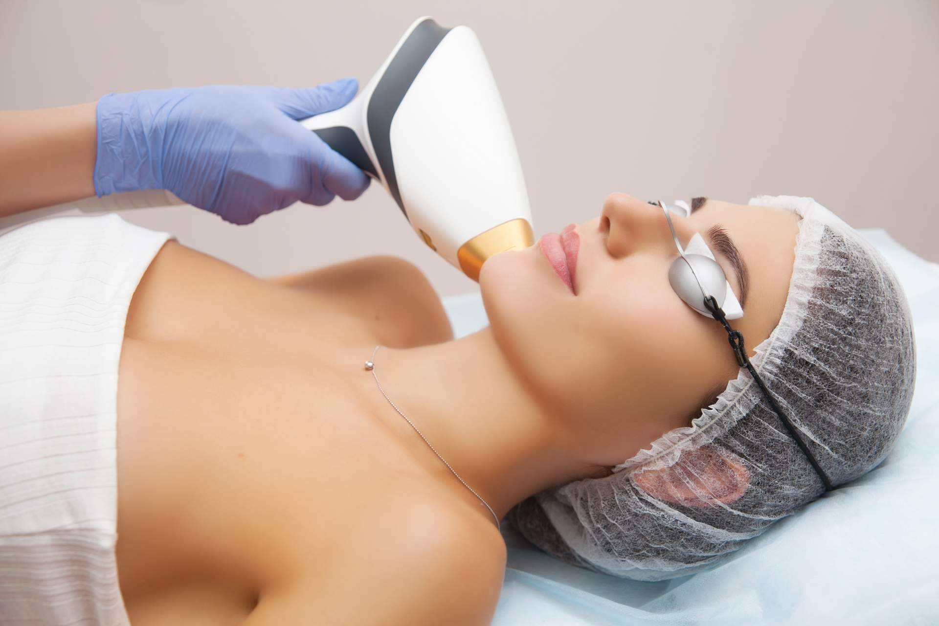 Clínica Femme brinda tratamientos faciales con luz pulsada intensa
