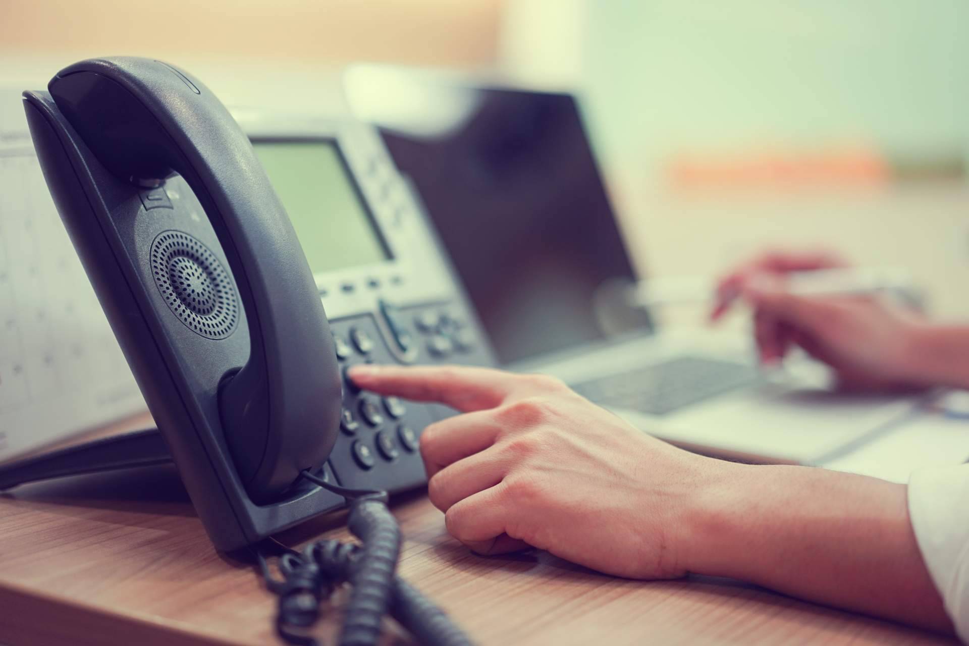 Encontrar los números de teléfono de servicios y organismos oficiales en Númerodeinformación.com