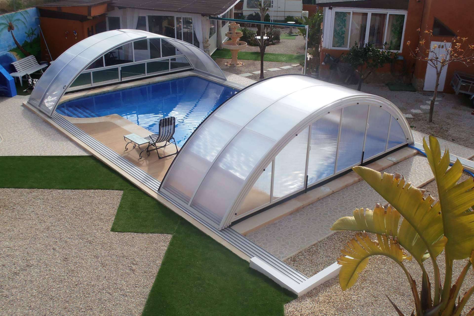 COVERTTO expone las ventajas de contar con una cubierta de piscina baja con carril como las del modelo Segóbriga