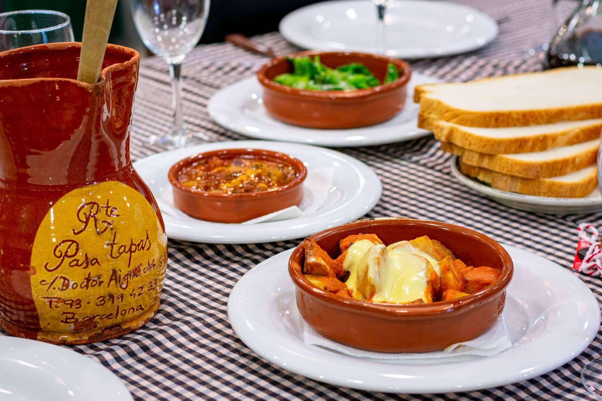 Pasa Tapas, la comida tradicional que se esconde en medio de la Barceloneta