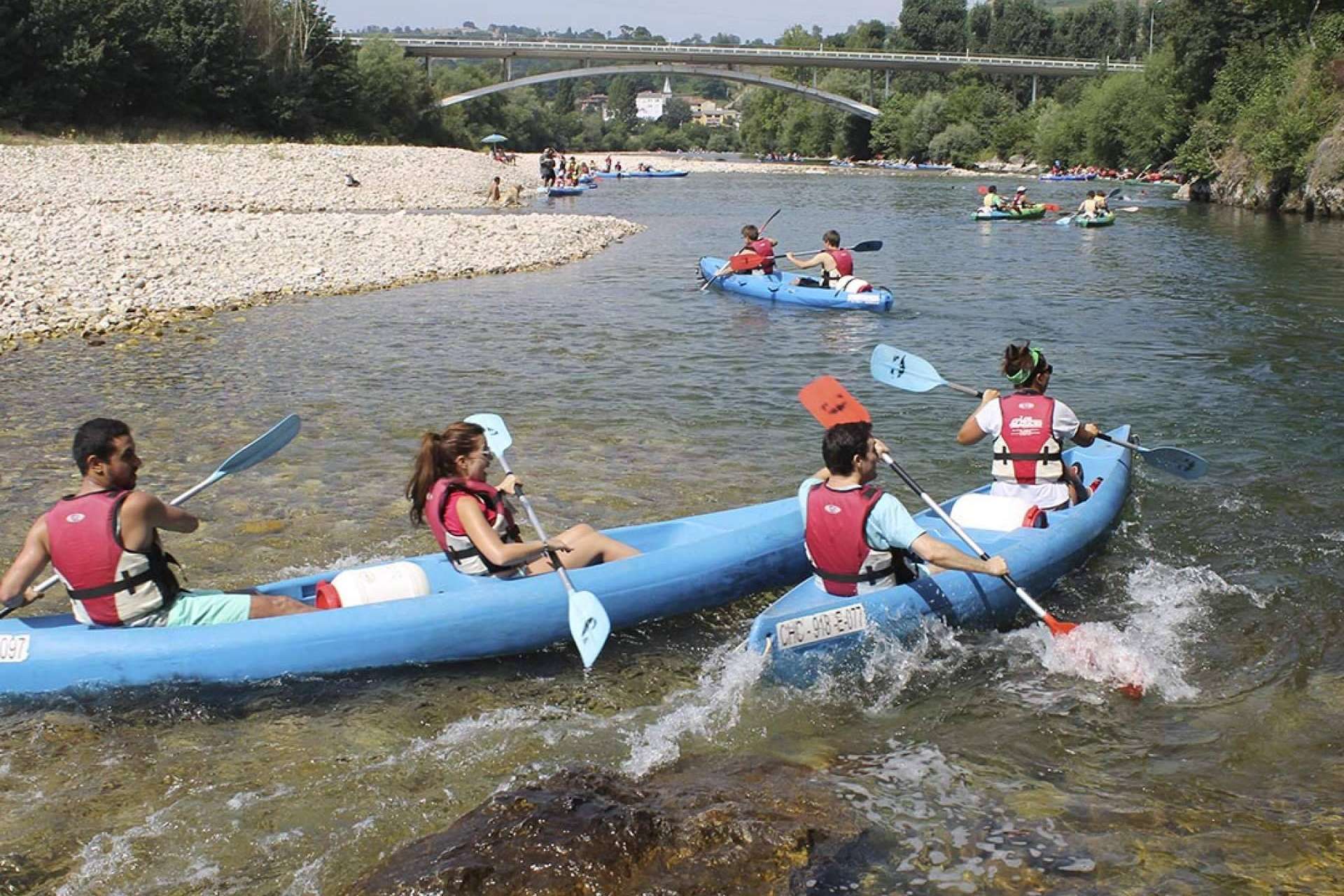 Una de las actividades favoritas de los amantes de la naturaleza es el Descenso del Sella con Los Cauces Multiaventura
