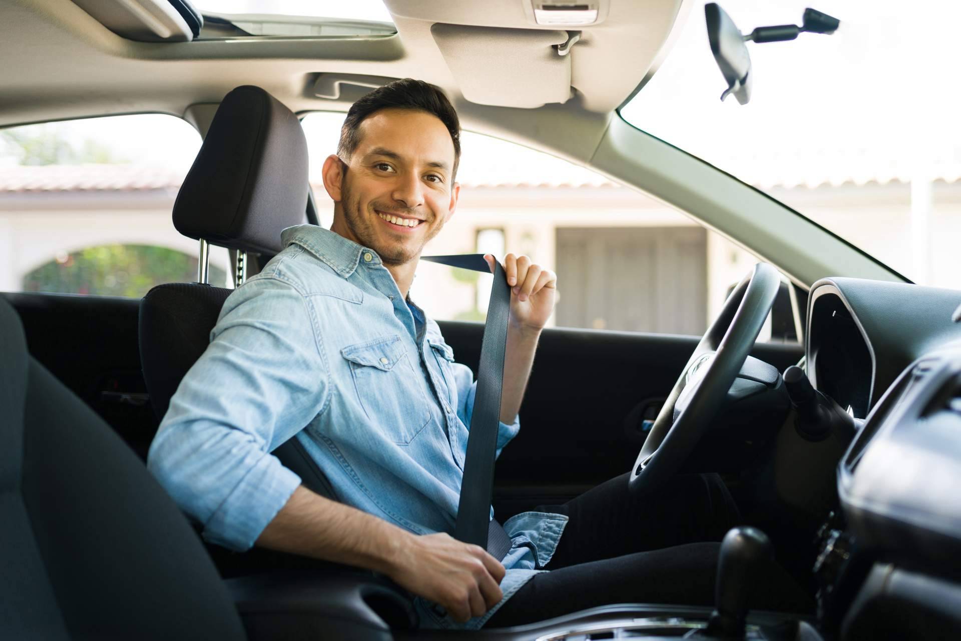 ¿Cuáles son las consecuencias de no llevar el carnet de conducir o usarlo caducado?