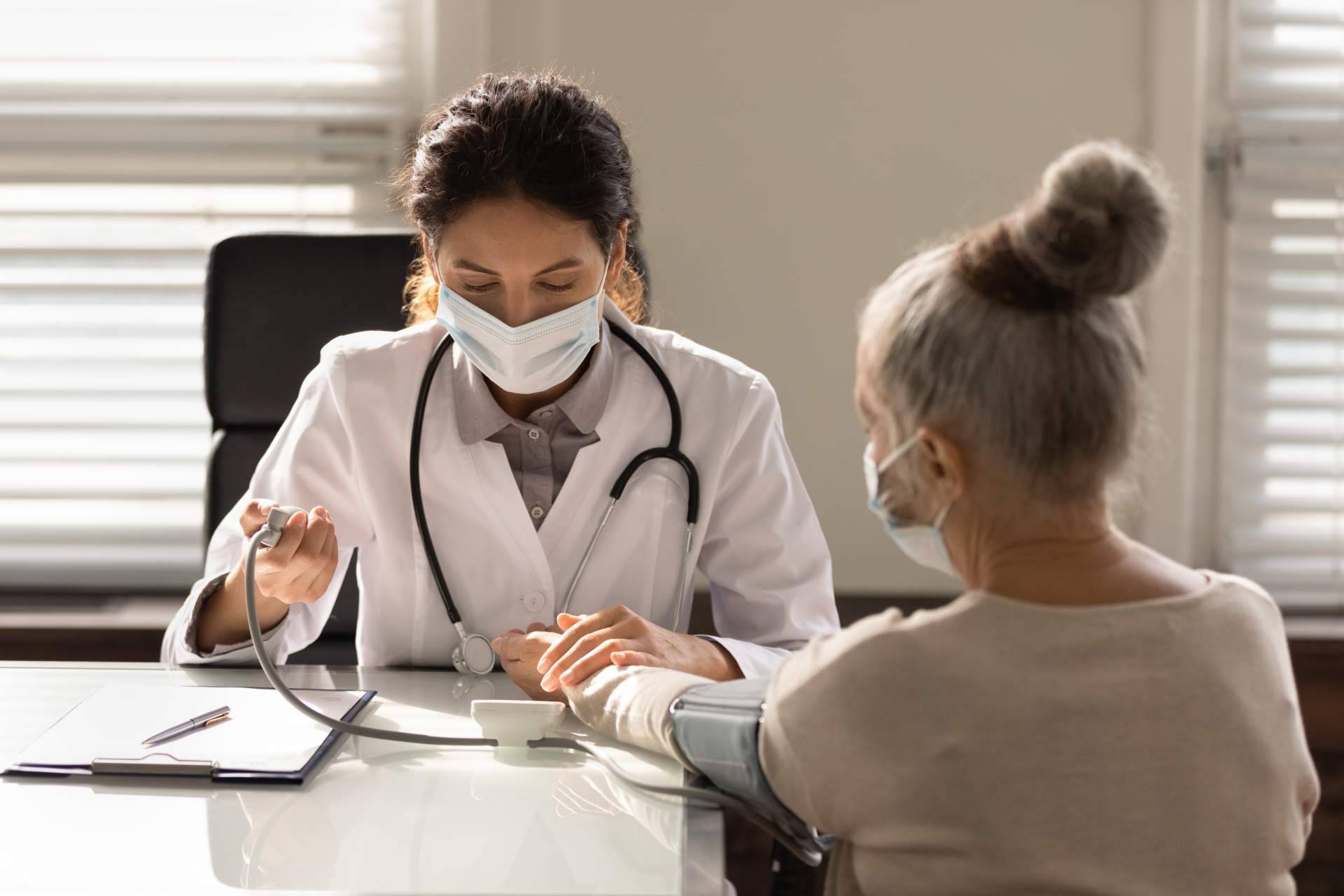 ¿De qué manera afecta a la salud del corazón el colesterol bueno y colesterol malo?