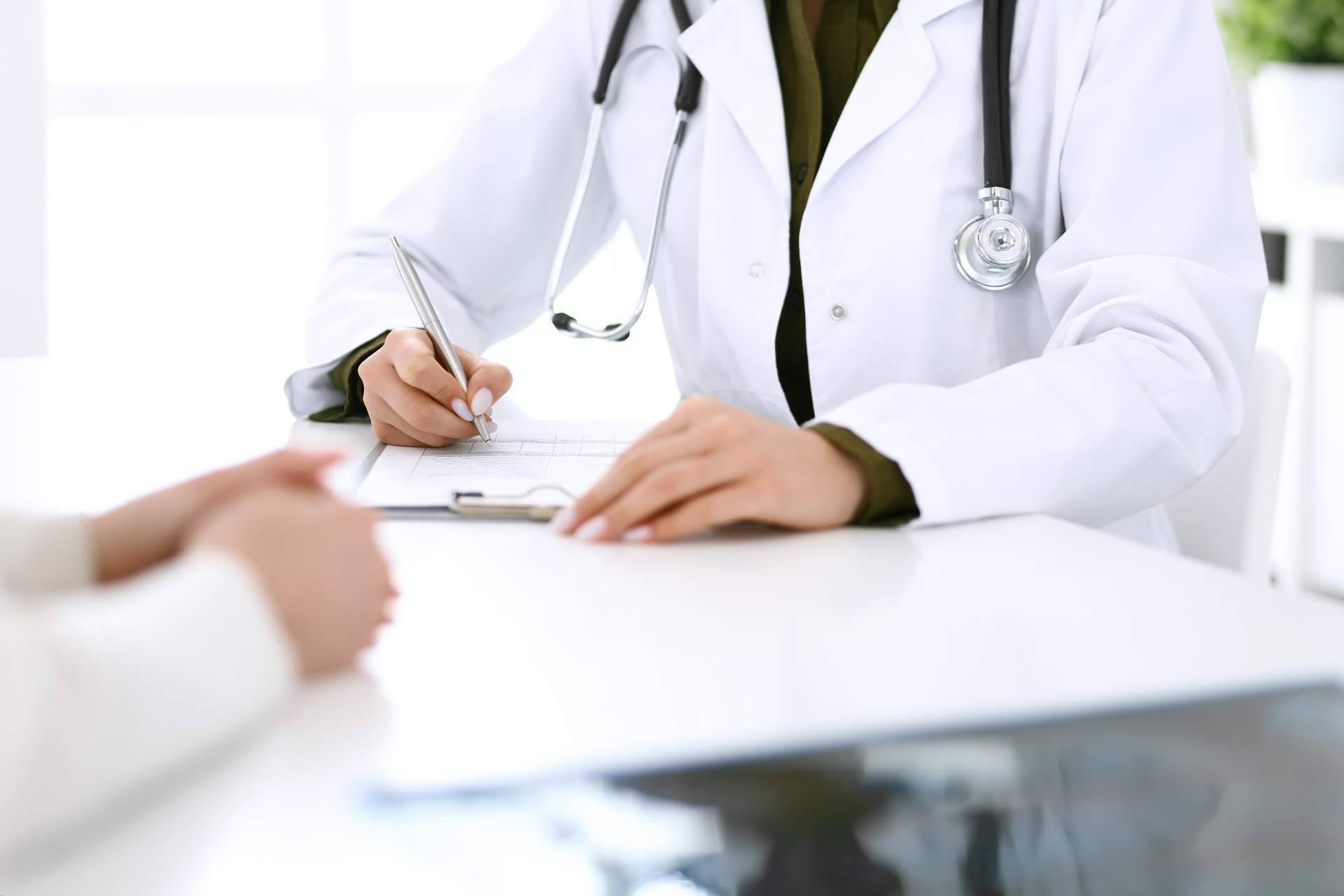 Renovar diversas licencias con el servicio que brinda Centro Médico Sabadell (Emedical)