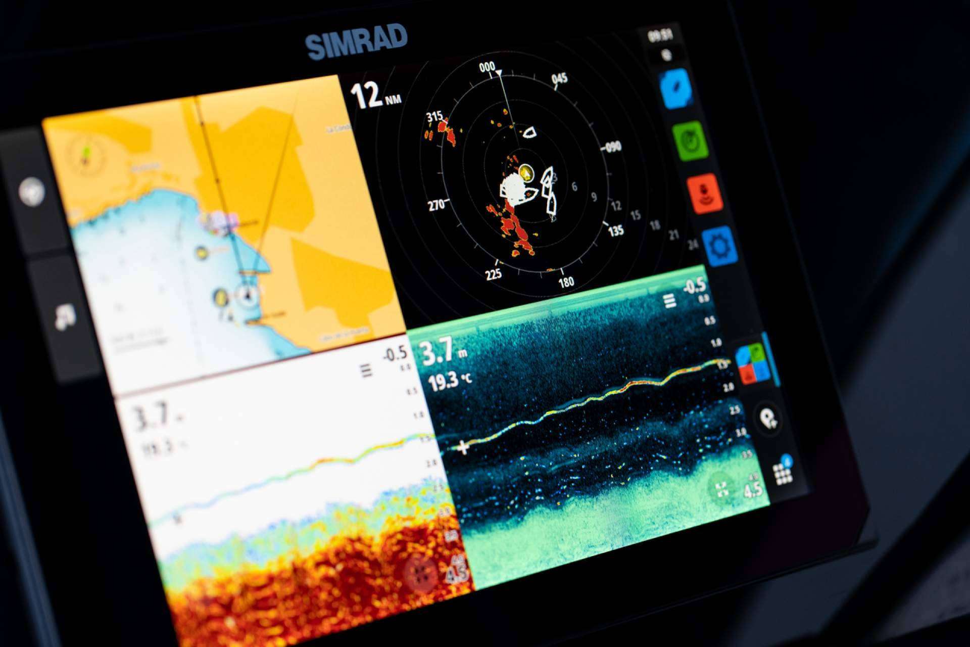 Simrad lanza la nueva serie de sondas NSX, en Equiposnauticos.com