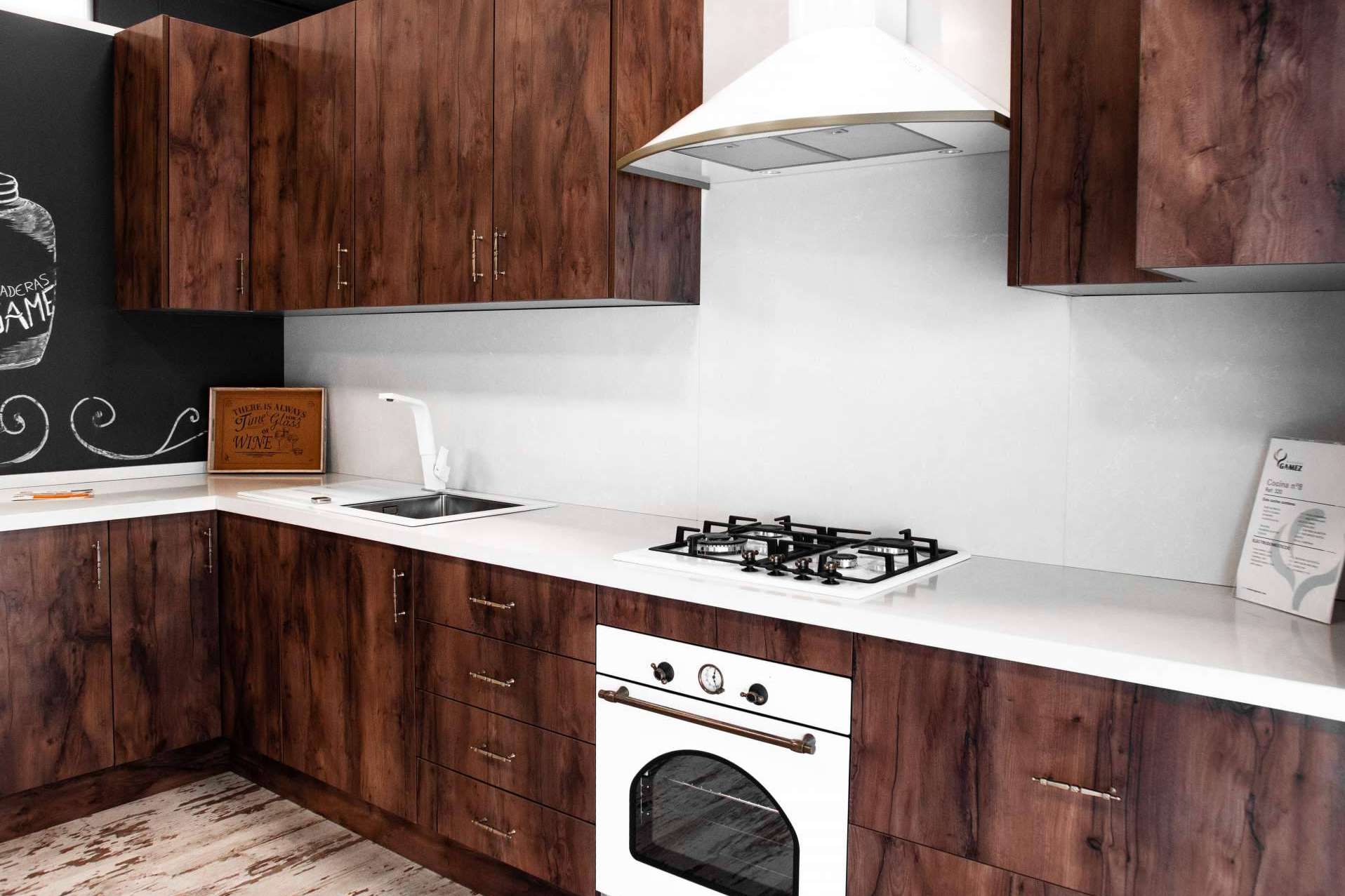 5 estilos de cocinas de madera que están en tendencia, por Maderas Gámez