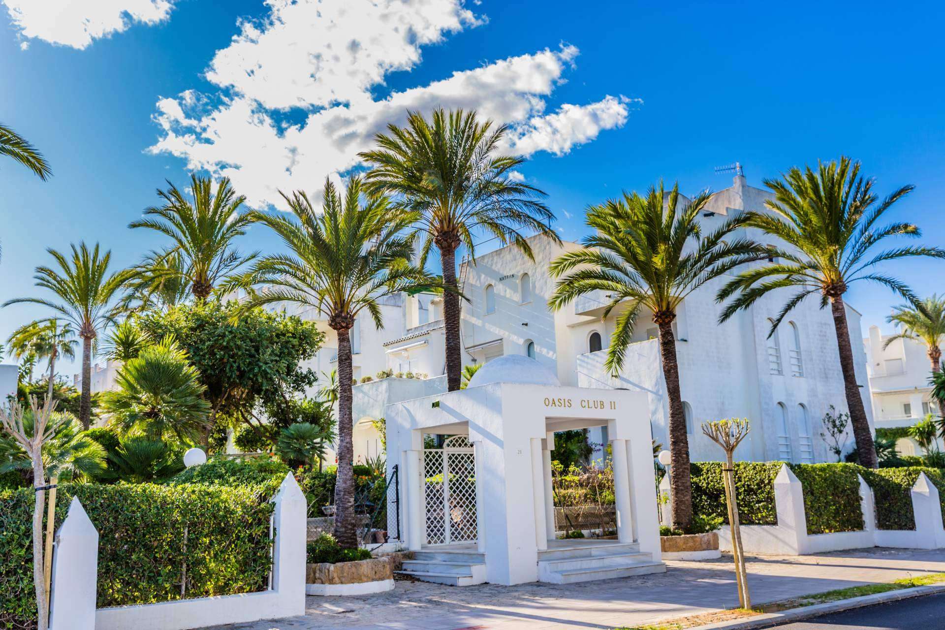 Casas de todos los estilos para pasar unas vacaciones en Lanzarote y Tenerife, con Rock Rentals