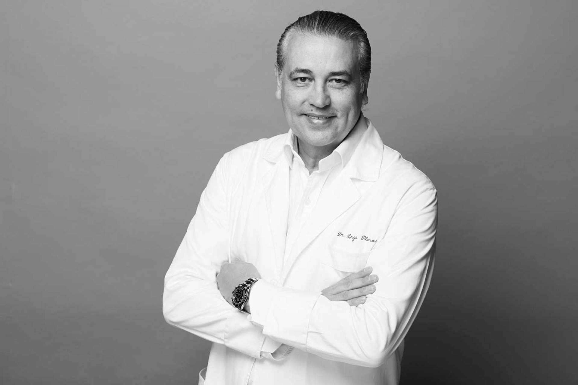 El tratamiento de rinoplastia ultrasónica de Dr. Jorge Planas