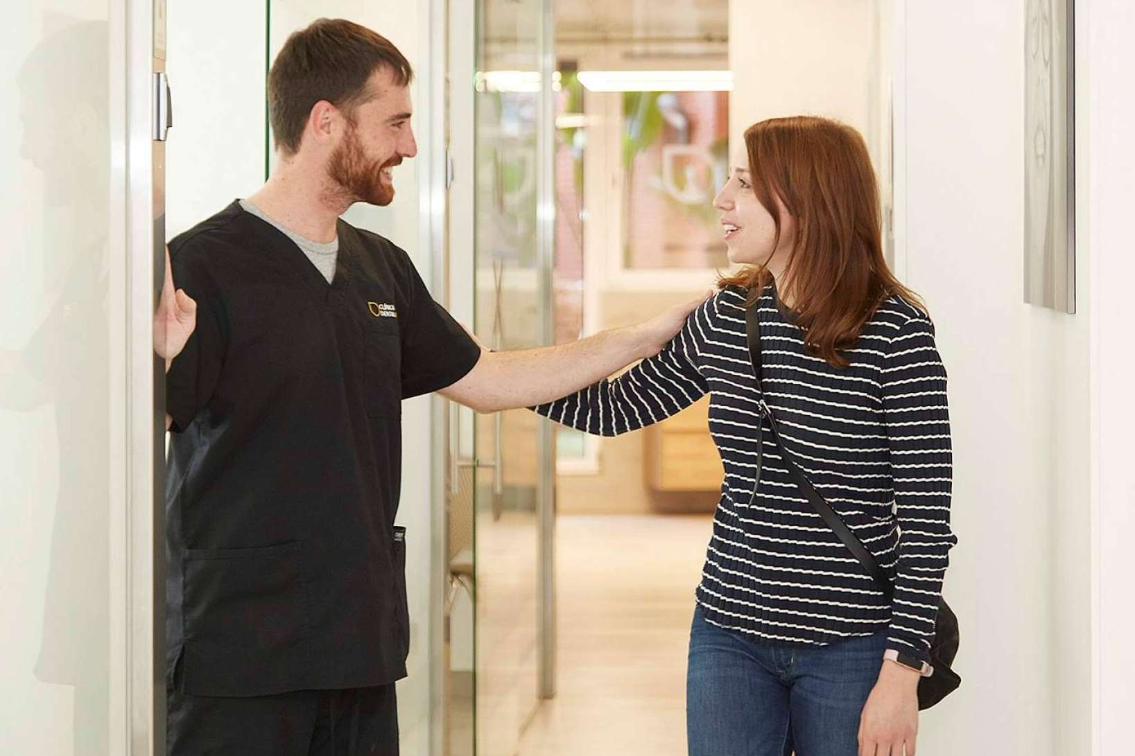 Robdental expone 5 aspectos a tener en cuenta antes de elegir una clínica dental en Badalona