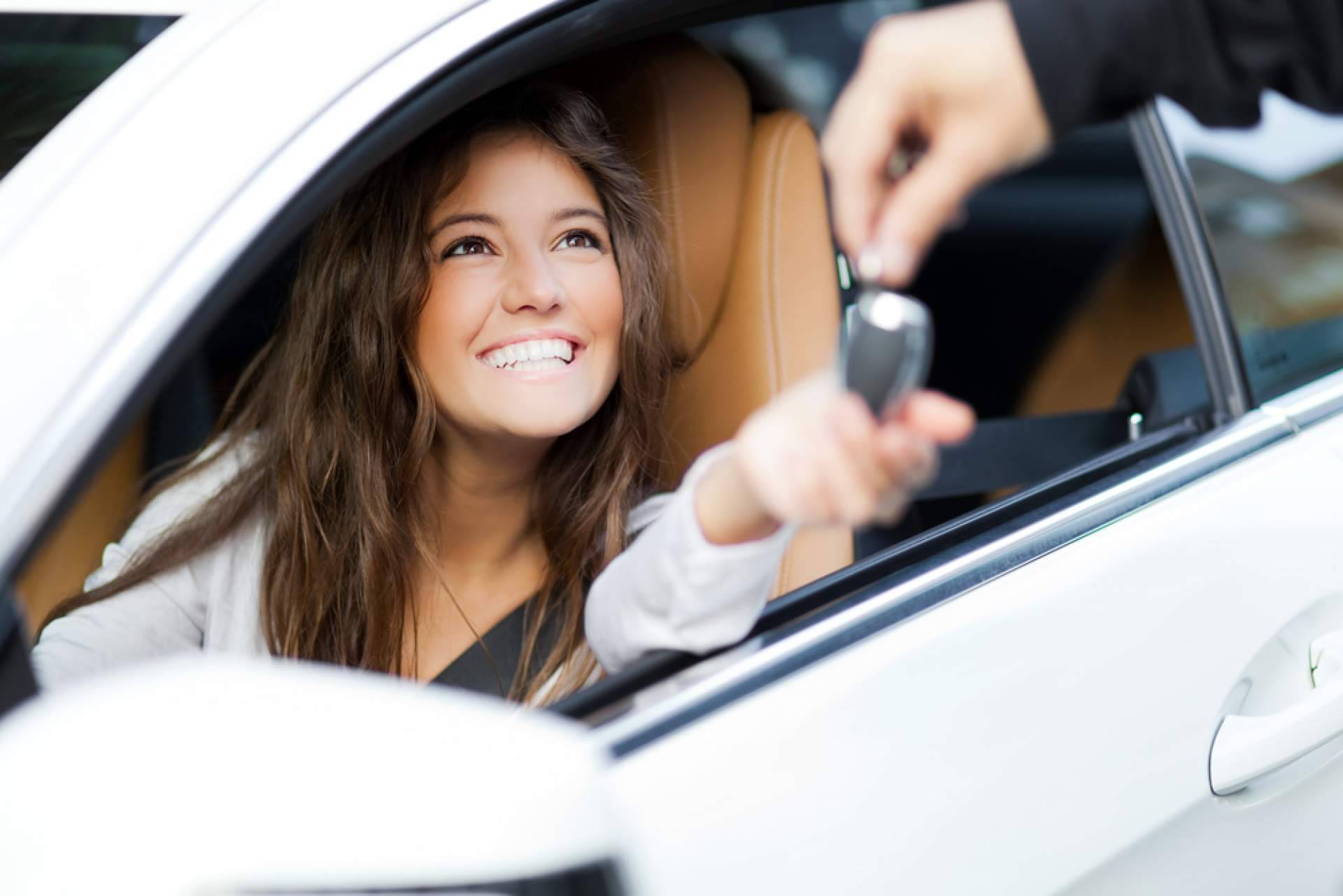 ¿Qué hay que saber antes de comprar un coche de segunda mano?, según los expertos de Radikal Cars