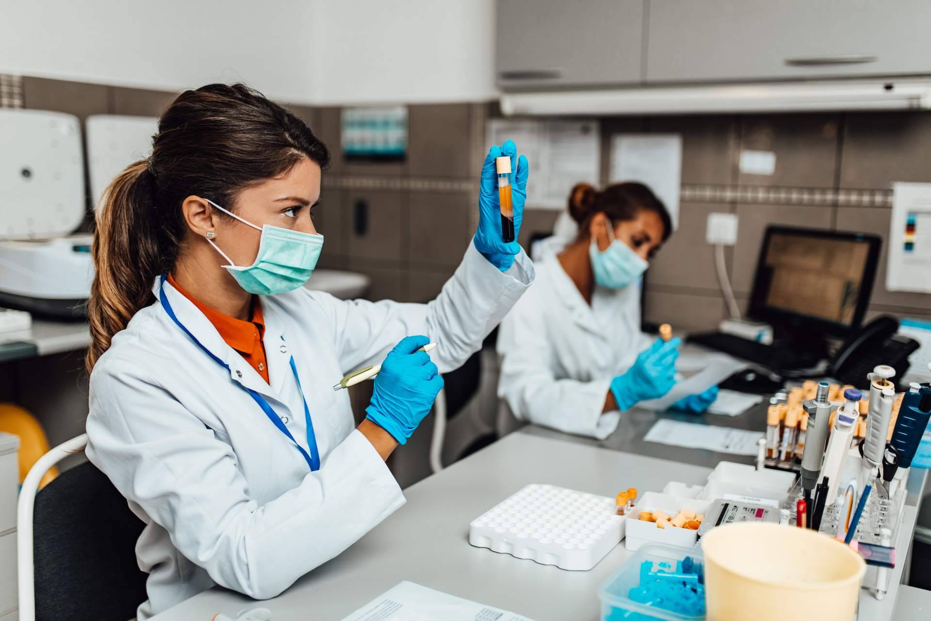 Afiliarse a TECNOS y unirse a los diferentes objetivos marcados para el futuro profesional de los técnicos superiores sanitarios