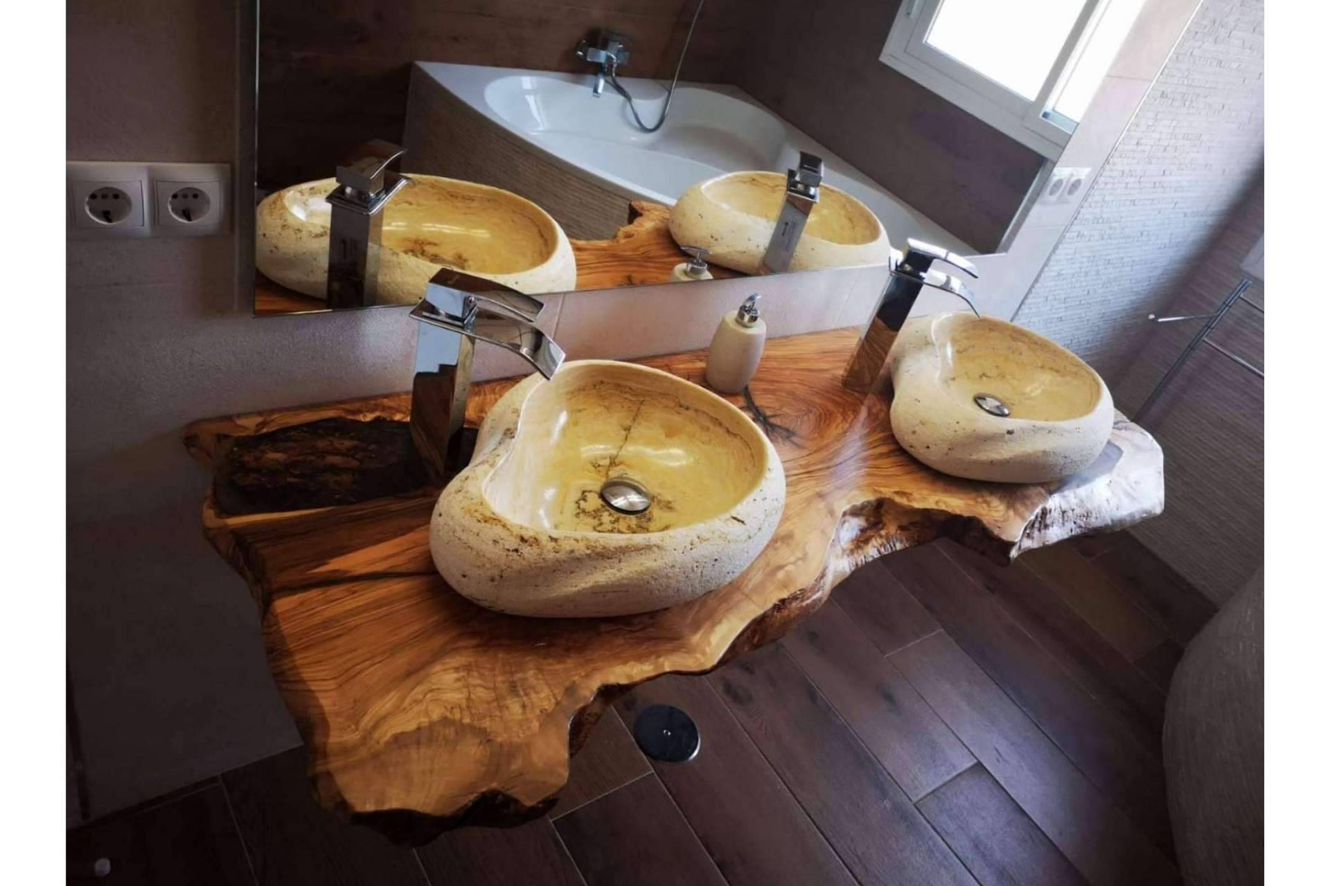 La gran apuesta de Encimeras de Olivo, trabajo artesanal y fabricación innovadora con madera de olivo