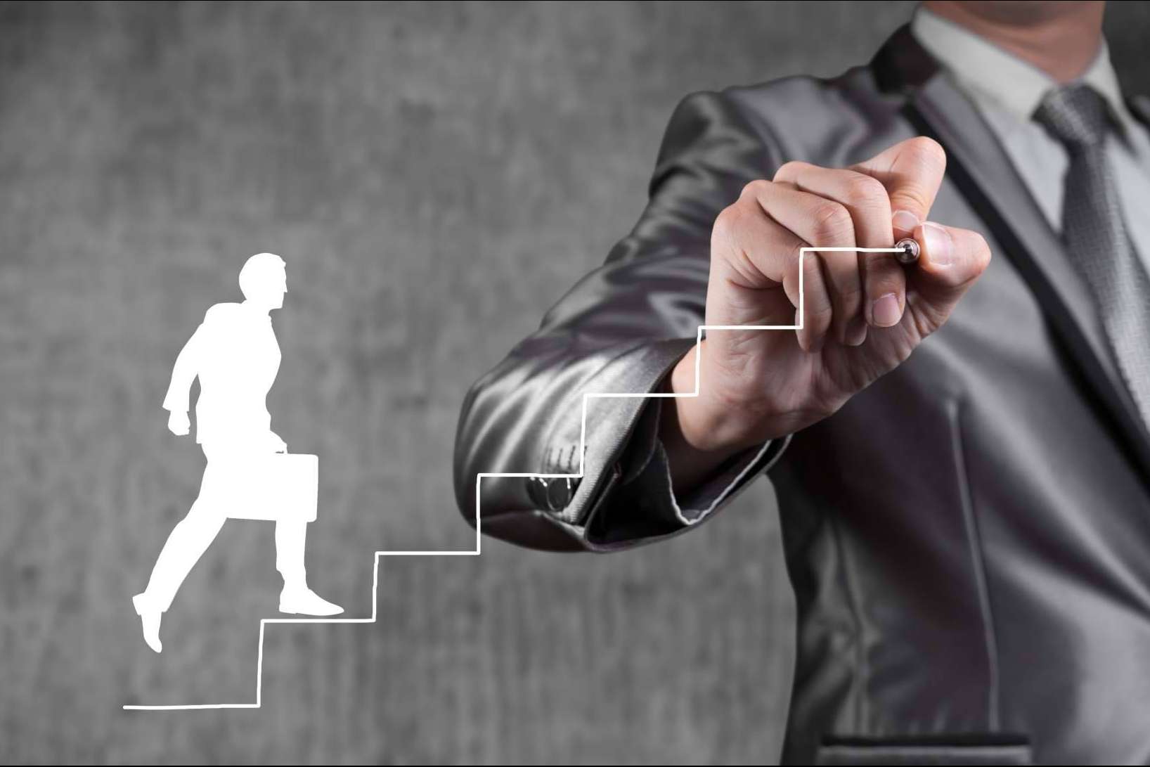 Establecer una marca personal para generar dinero de forma continúa, con la ayuda de CEO Sphere