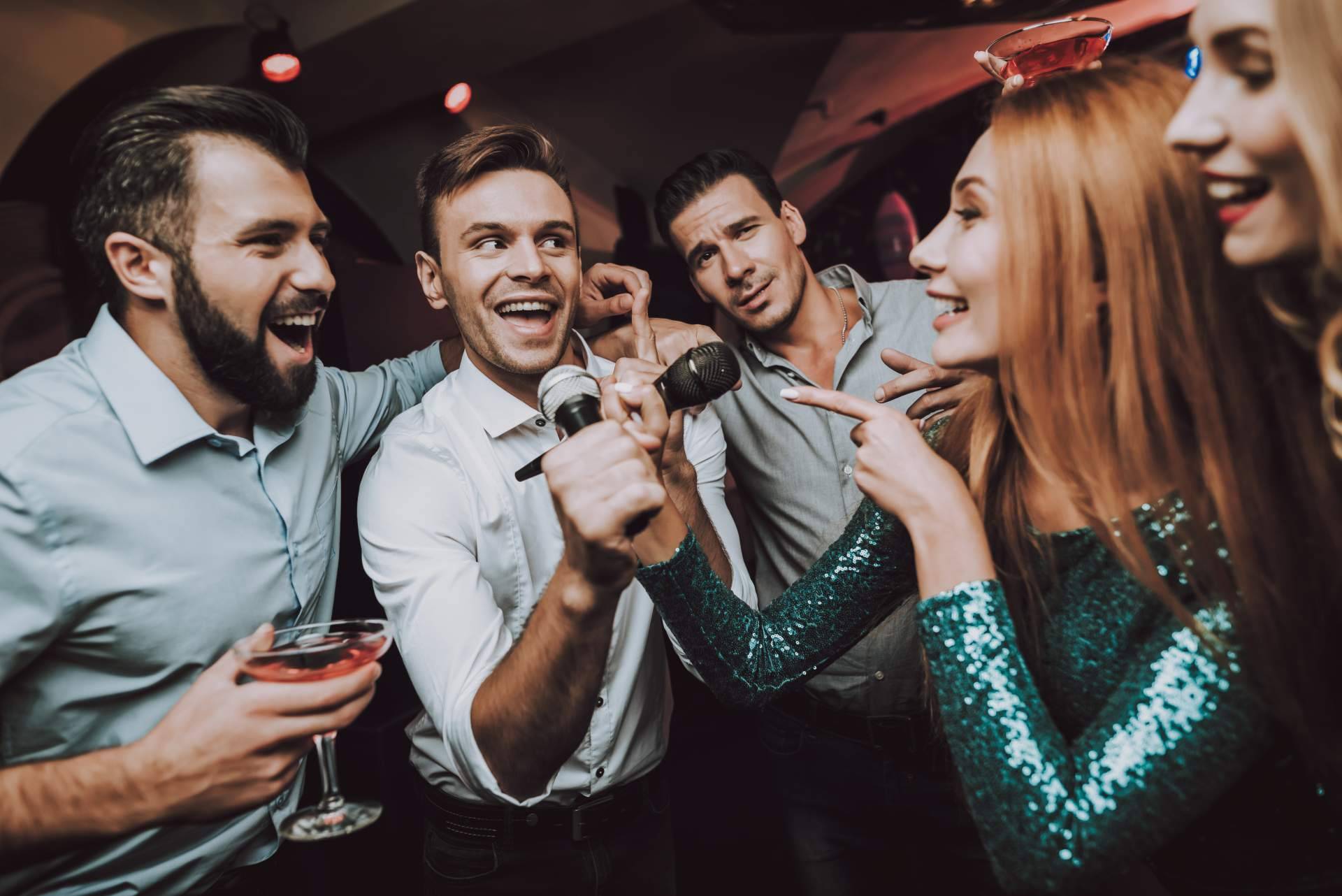 Karaoke Katakana ofrece la celebración de eventos para empresas en un ambiente diferente