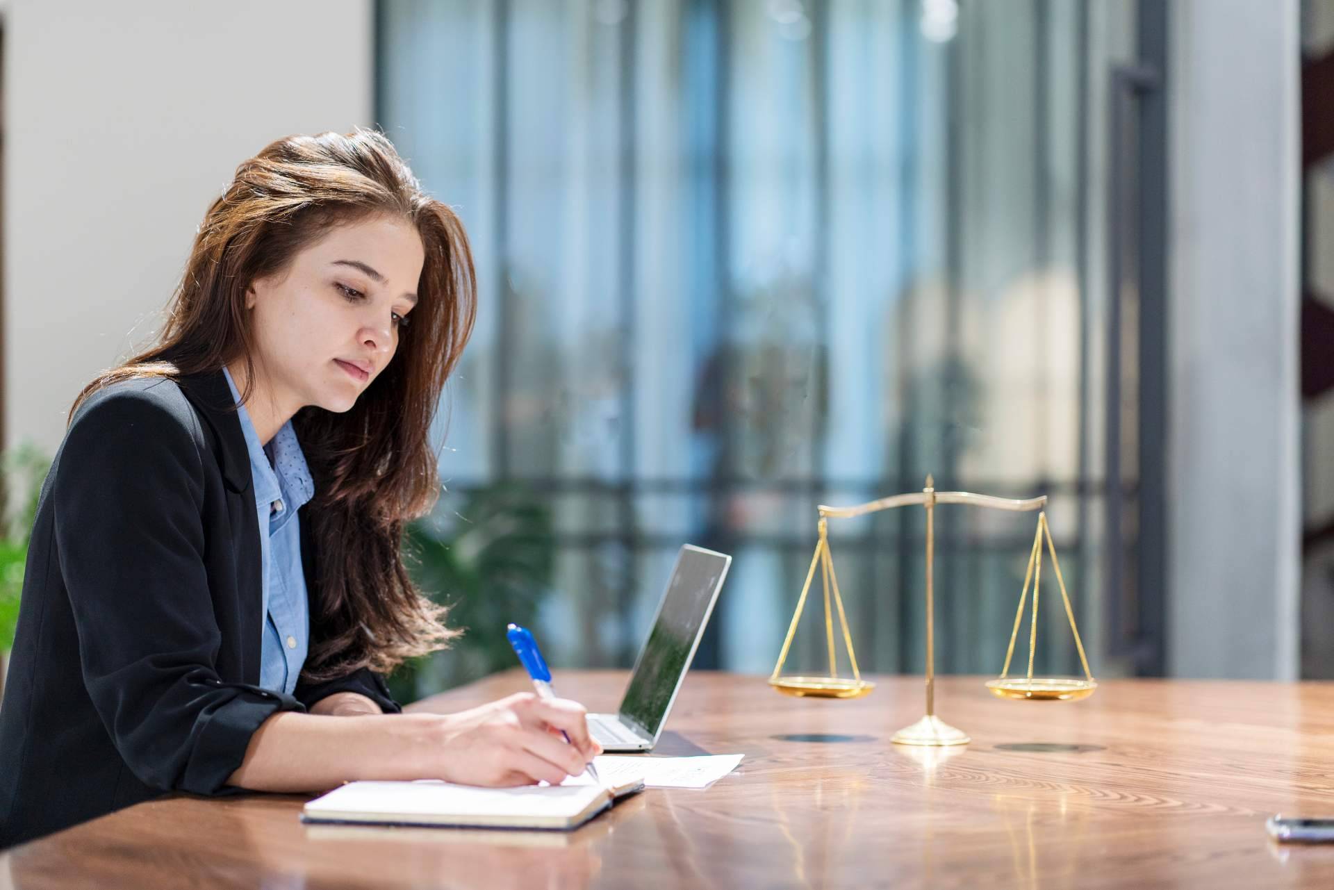 Reclama Canarias, un equipo de abogados expertos en tarjetas revolving en Canarias