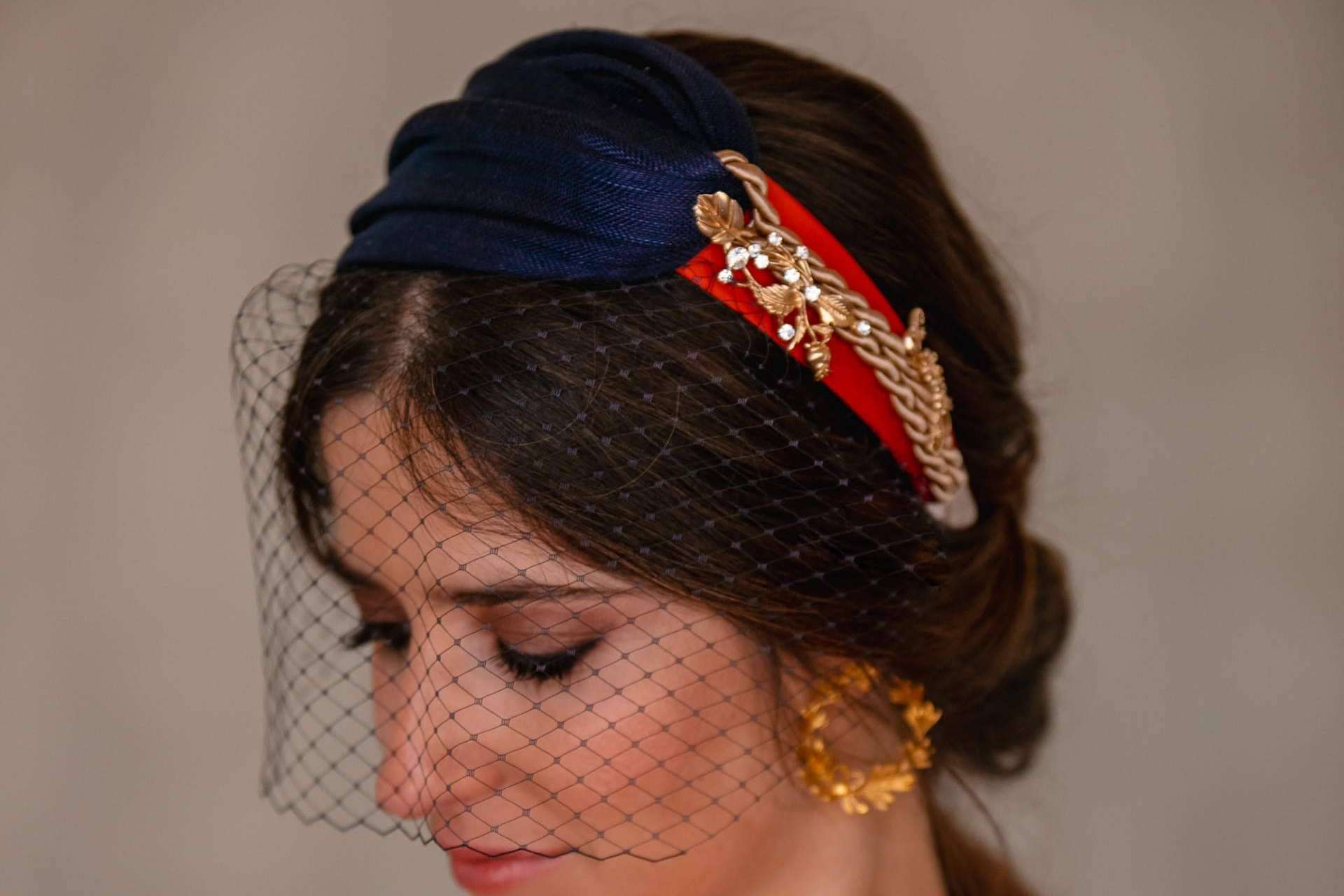 Las diademas de invitada se convierten en la última tendencia en los looks de boda