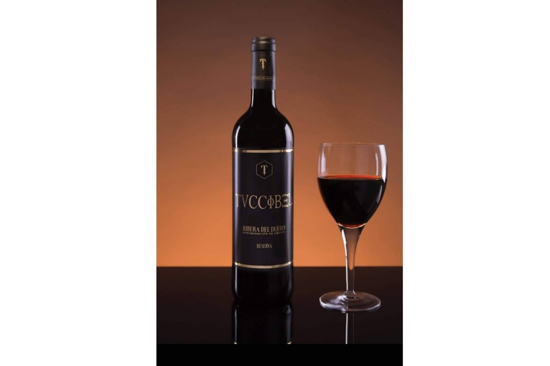 Las cualidades del vino Tuccibel, arte y coleccionismo