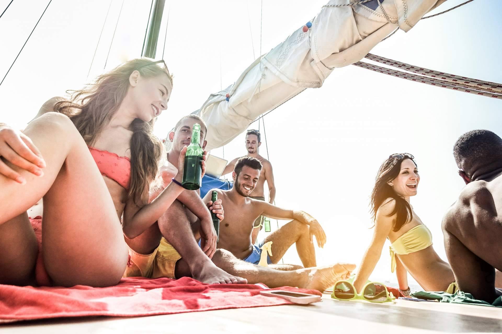 Máxima diversión con despedidas en barco en Salou