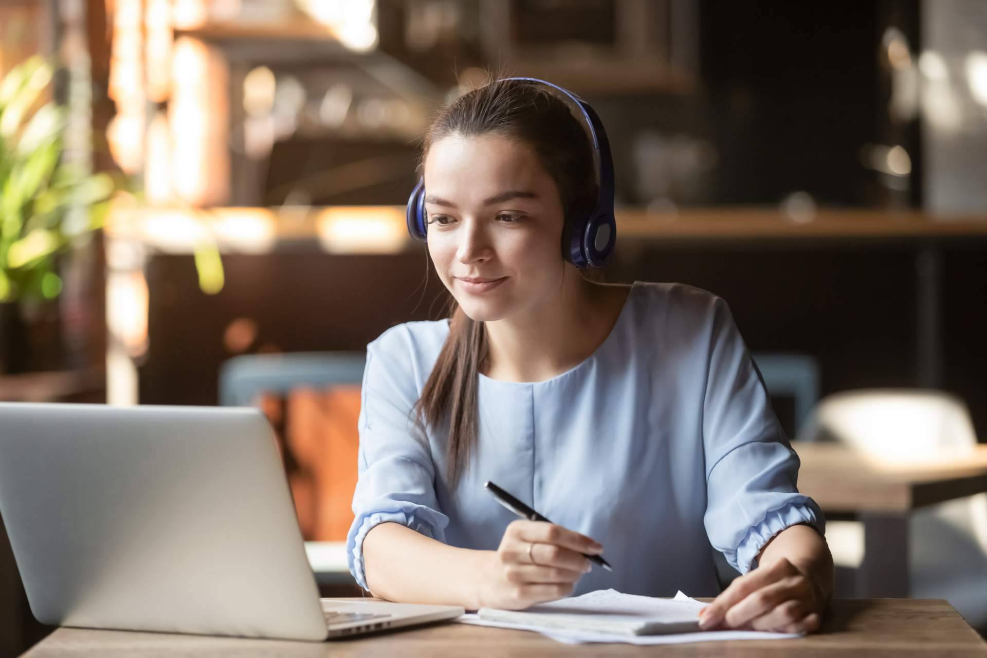 La academia Learn Hot English ayuda a las empresas a adaptarse en el mercado actualizado actual