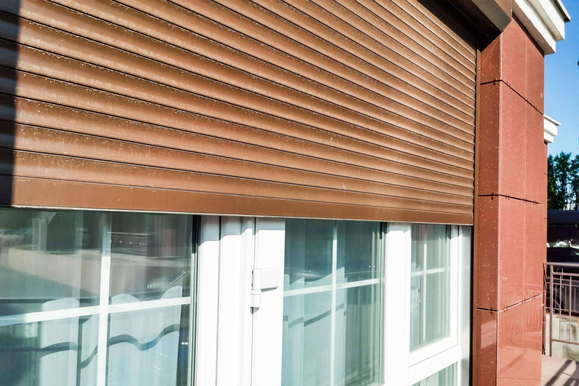 Persianas exteriores para incrementar la seguridad del hogar, de la mano de Ventanas Cora