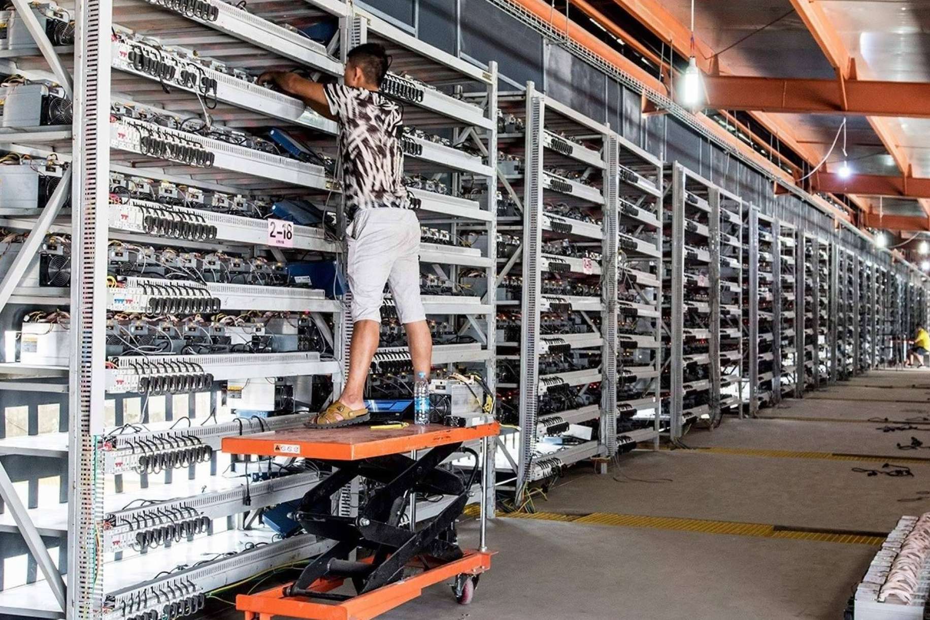 Mineros de Criptomonedas, un equipo de expertos con una experiencia de más de 8 años en granjas de minerías