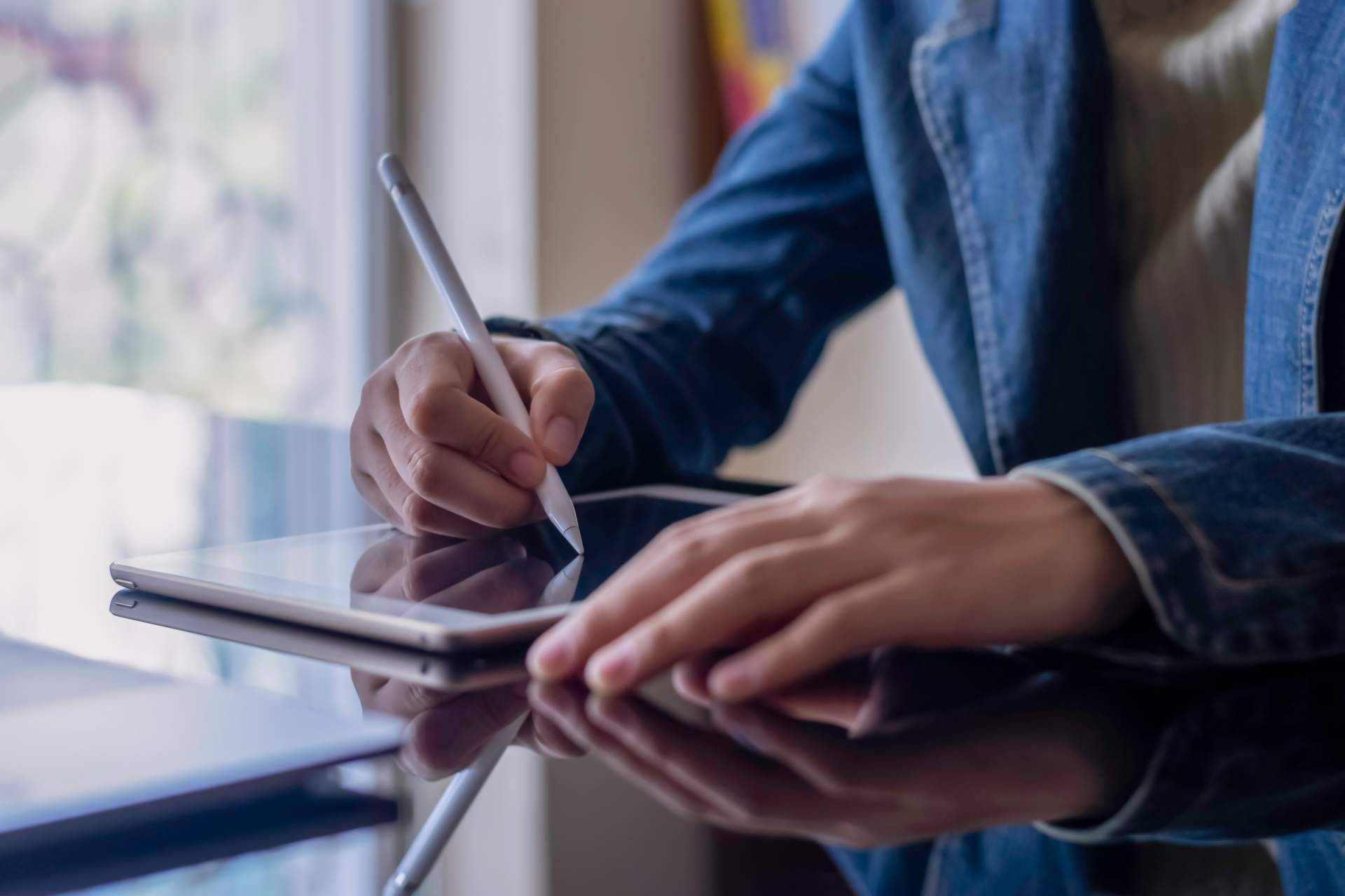 firmar.online dispone de una herramienta gratuita para calcular el ahorro en los negocios aplicando sus servicios