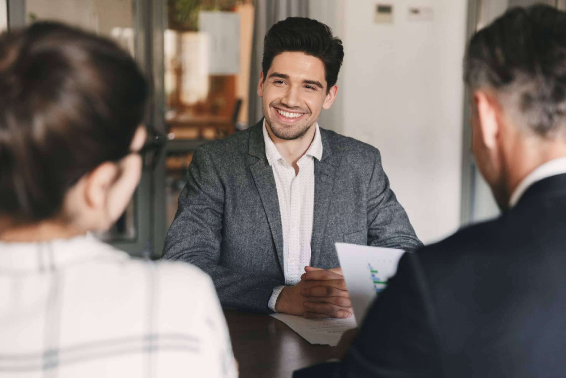AvanzaEmpleo ofrece un servicio gratuito de consultoría y orientación para crecer y progresar laboralmente