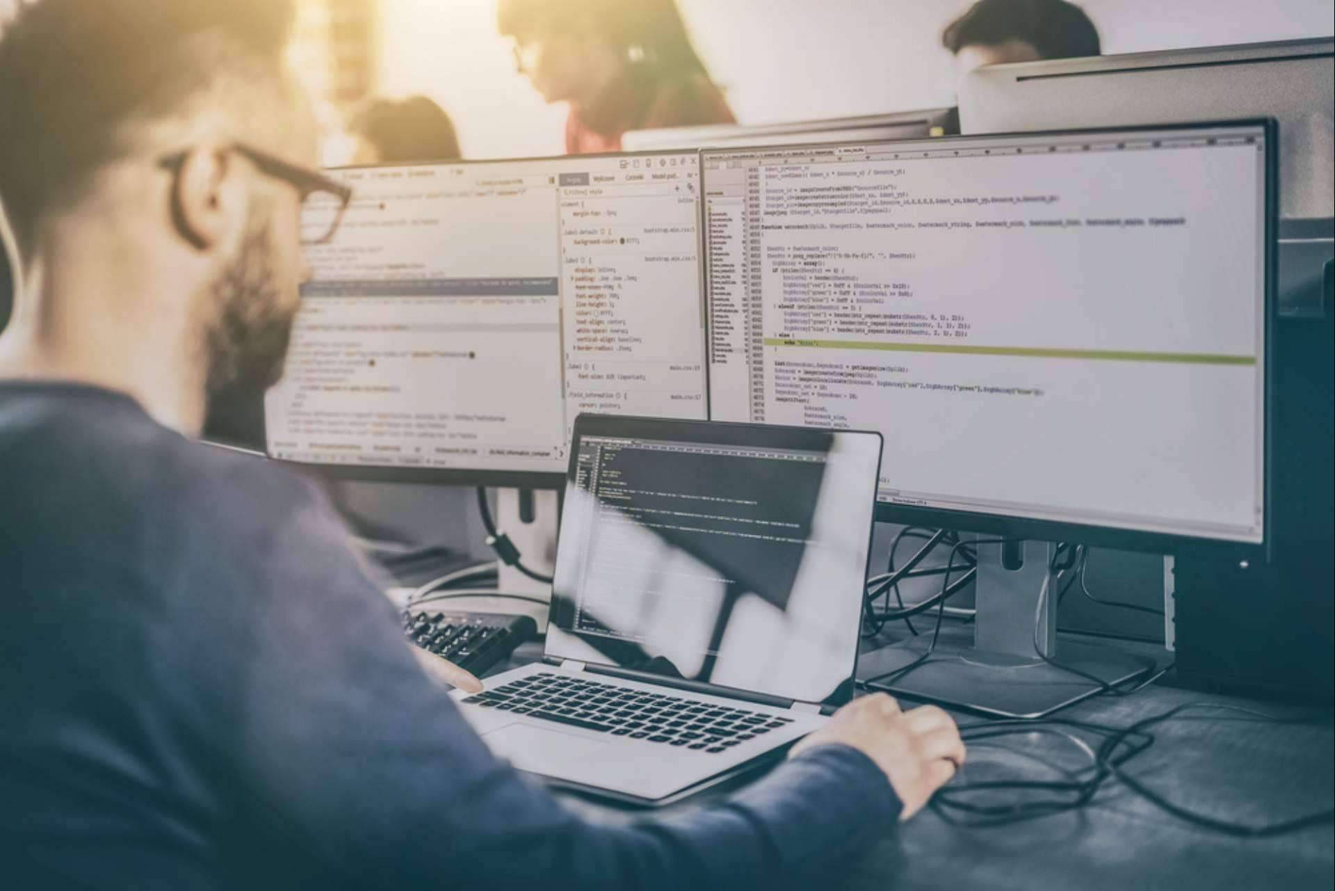 Kofumedia destaca la importancia del mantenimiento web para las grandes empresas