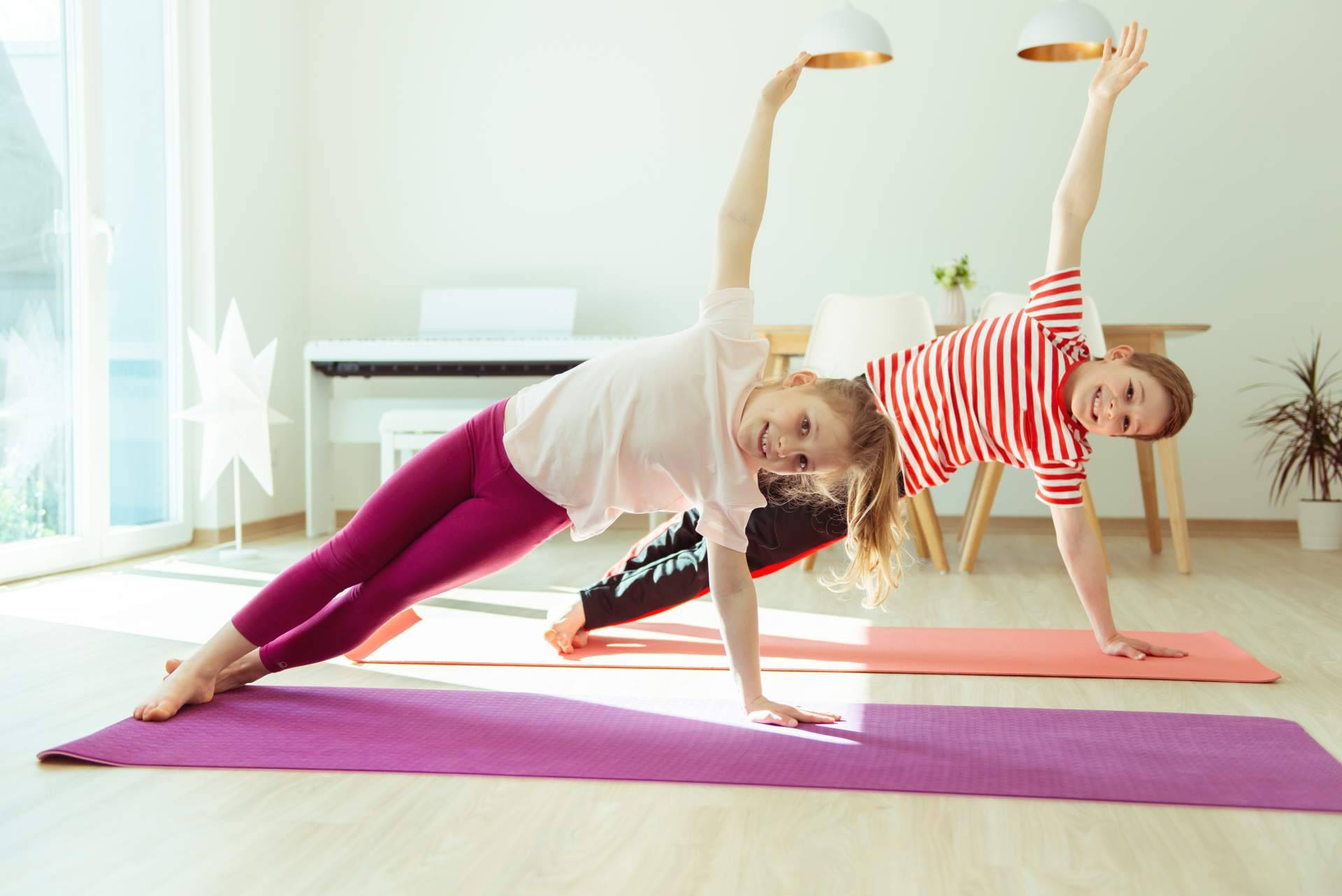 Las ventajas derivadas de la práctica de yoga para niños