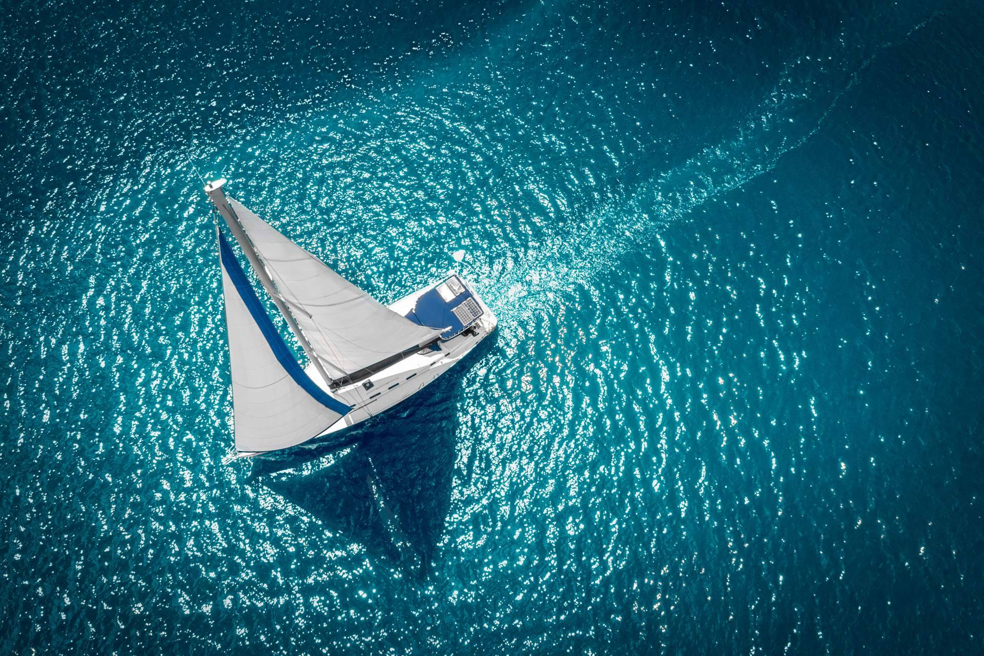 Nova Argonautica ofrece su línea Marine Engine Spray Paint de pinturas en spray para motores de barcos