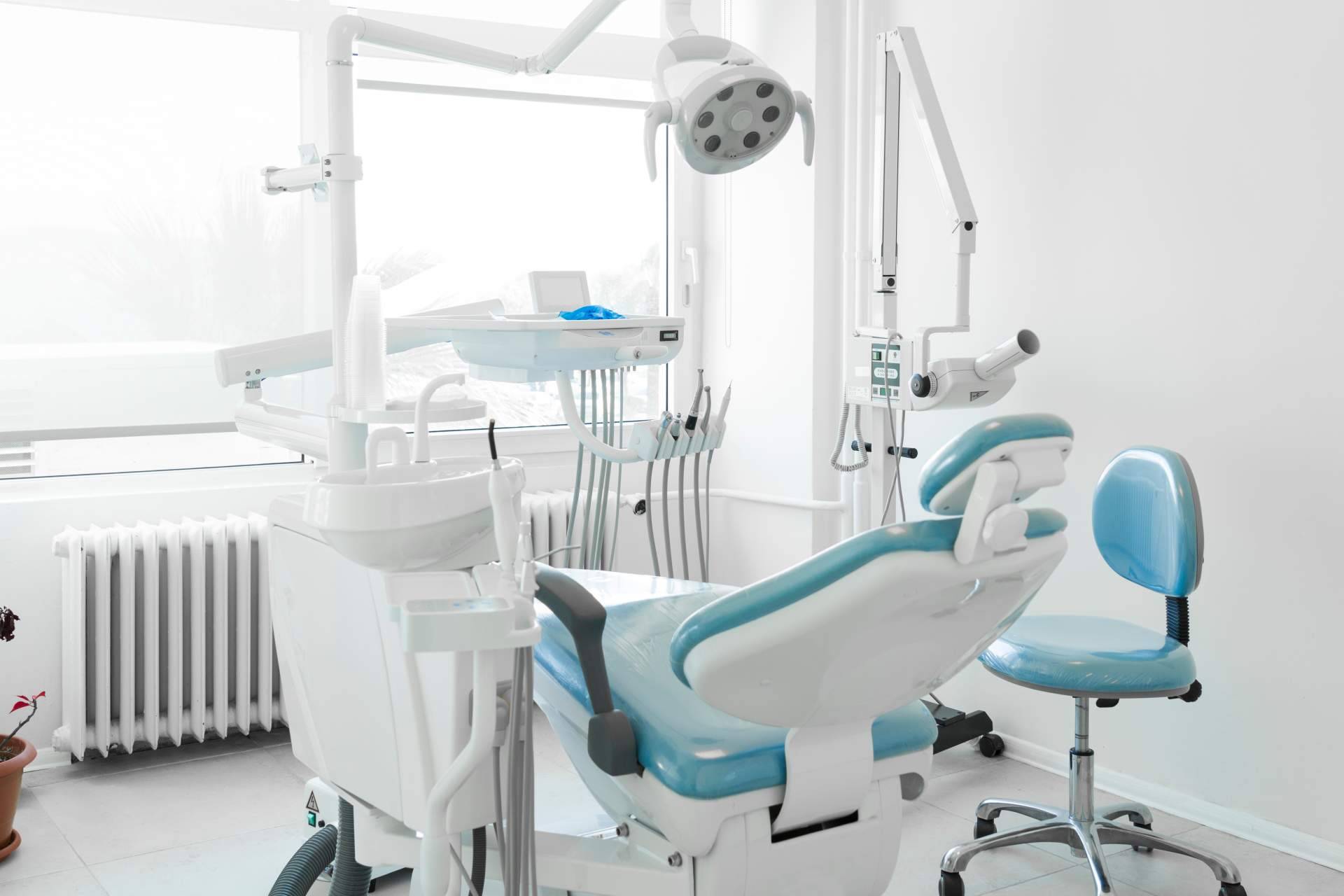 Acerca del servicio de reparación de instrumentos dentales, servicio de entrega y recogida de Precisión Médica Dental