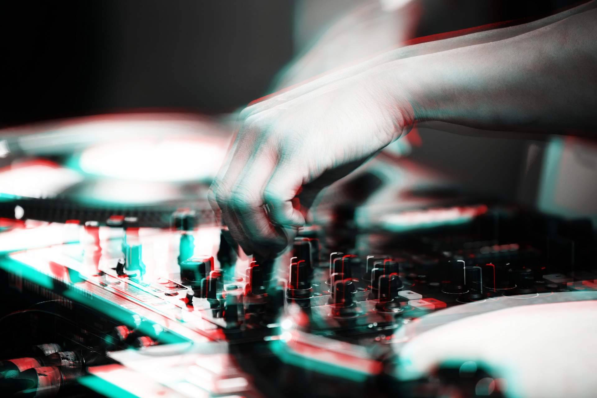 Paco Gómez y su trabajo como DJ en festivales