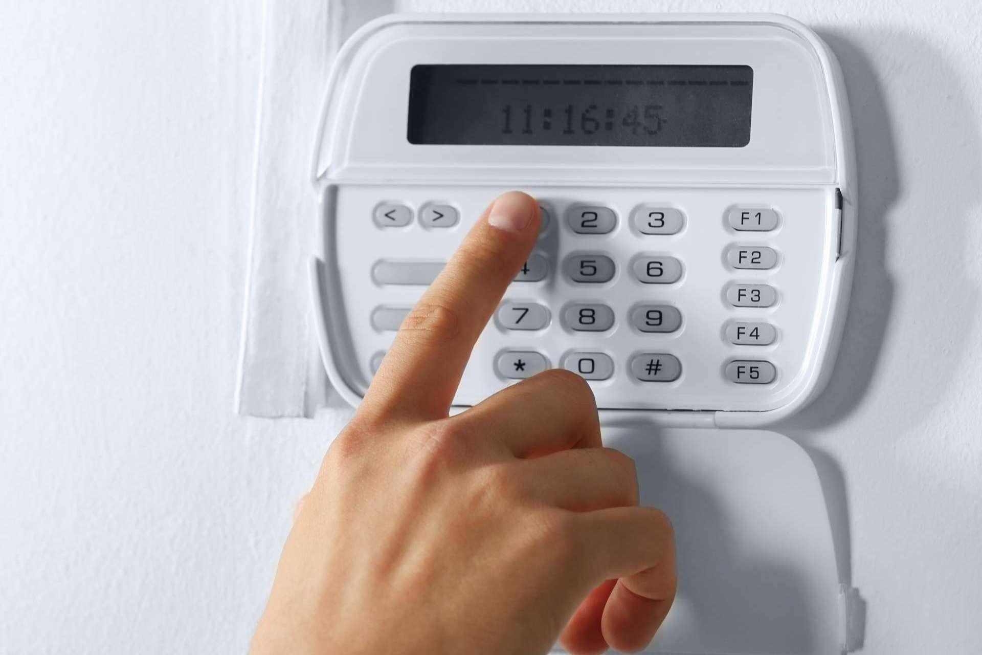 Preparar la casa de verano antes de irse a través de los diferentes tipos de alarma de Alarmas JM