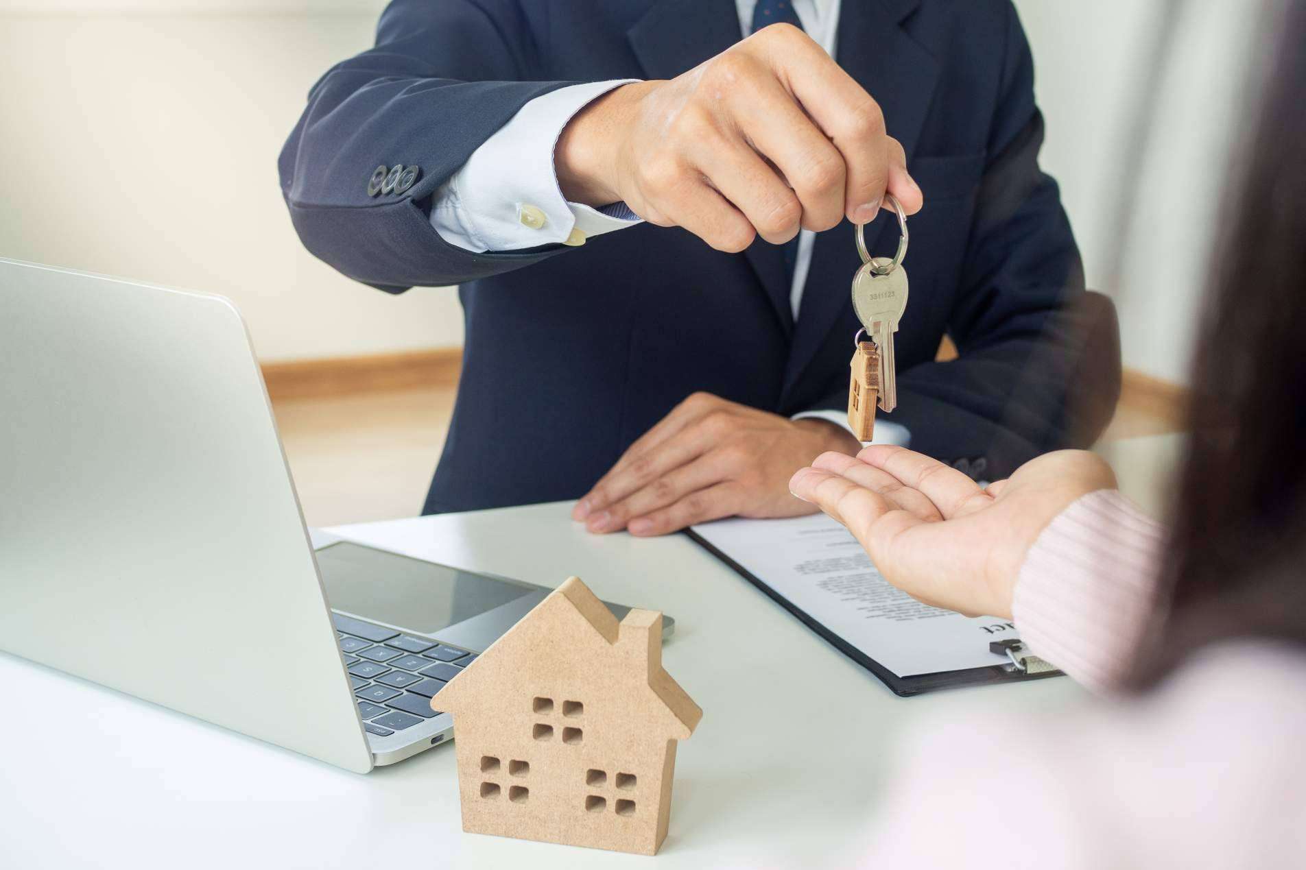 Cómo llevar a cabo la venta de una casa de forma rápida y al contado de la mano de La Casa Agency El Clot
