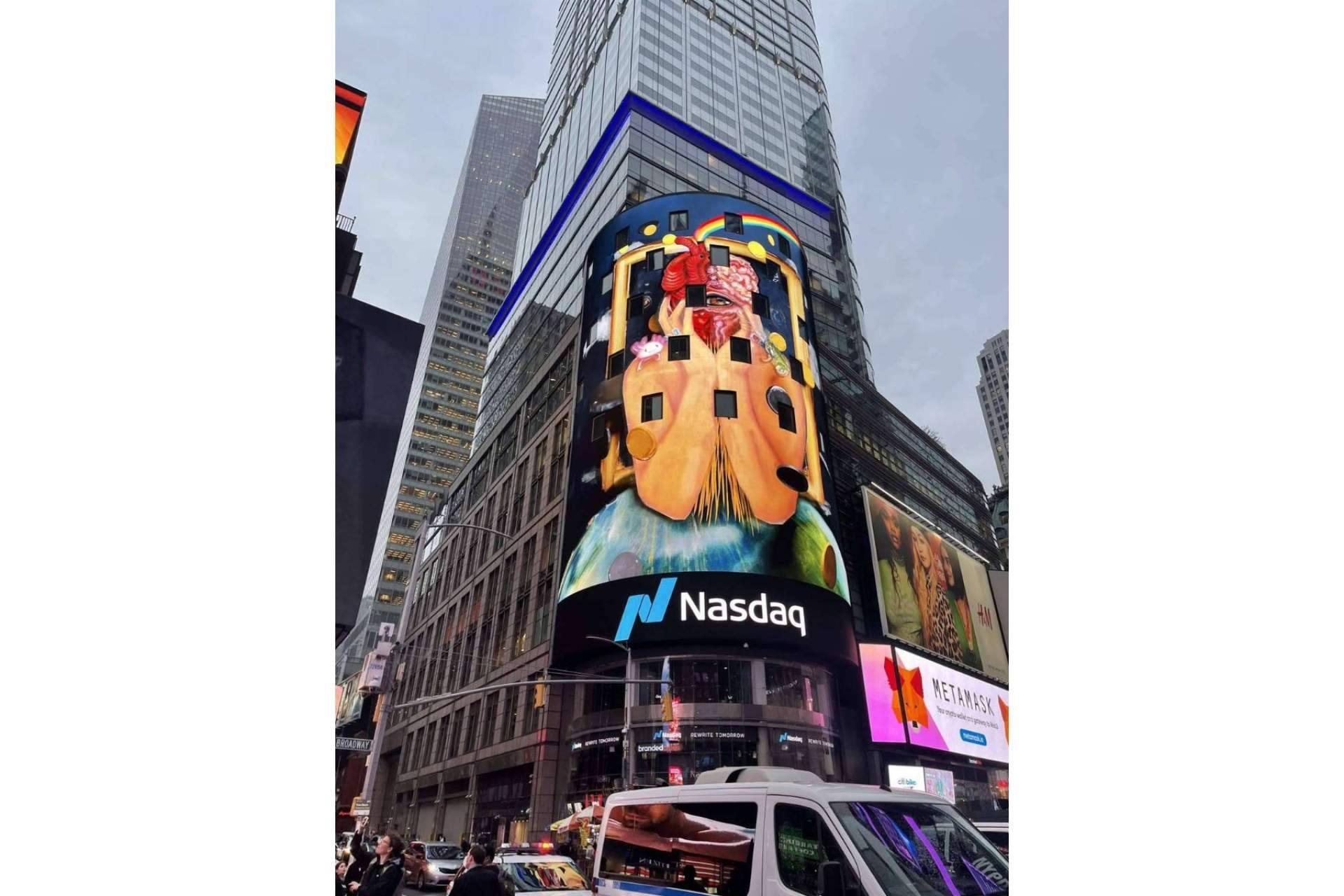 Martha Sáenz presentó en el Times Square su obra en NFT arte Multiverse
