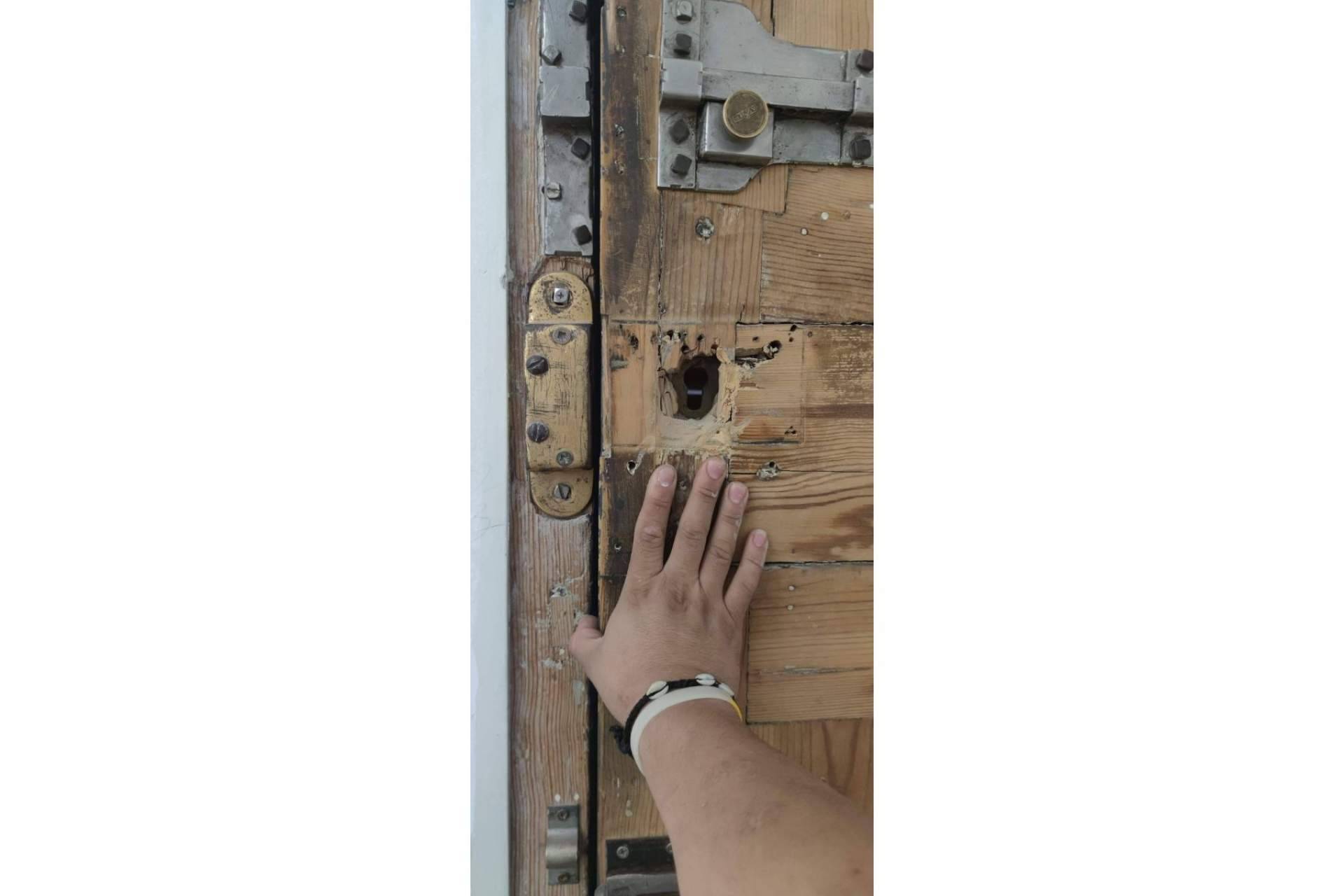 Soluciones físicas y remotas para la protección de viviendas con muchas probabilidades de ser okupadas con MAGDAZU SEGURIDAD CERRAJEROS