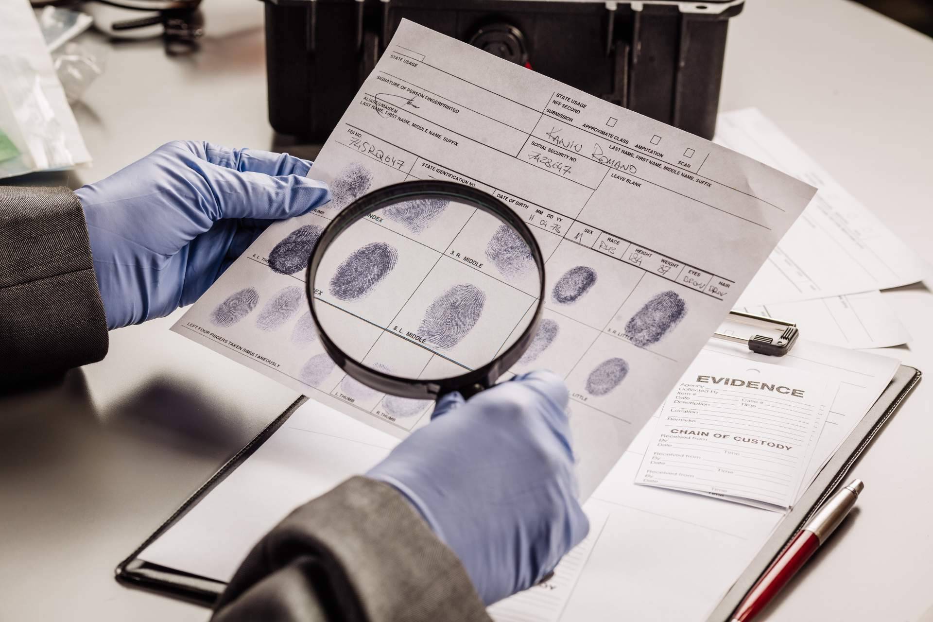 Peritajes y Mediación, ¿Qué es y qué hace el perito criminalista?