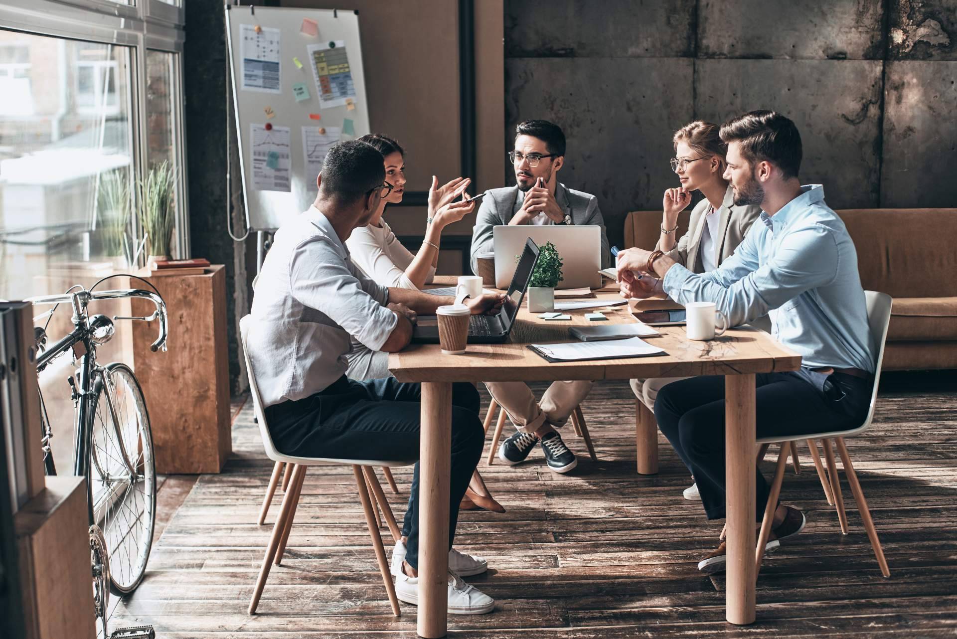 Mobiliario para coworkings con Factory Oficina