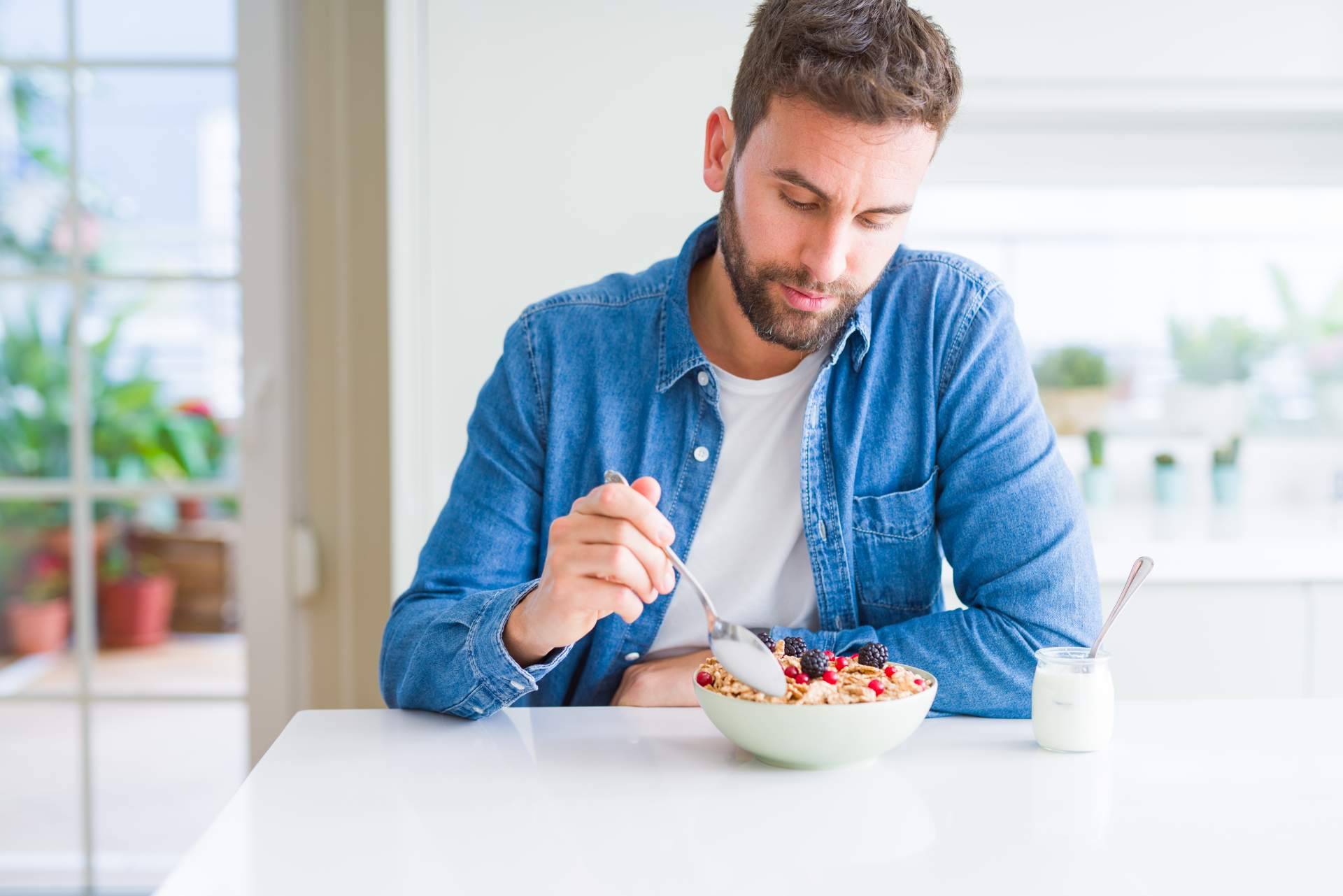 Diferentes tipos de avena con sabor para incorporar a una rutina deportiva de Beverly Nutrition