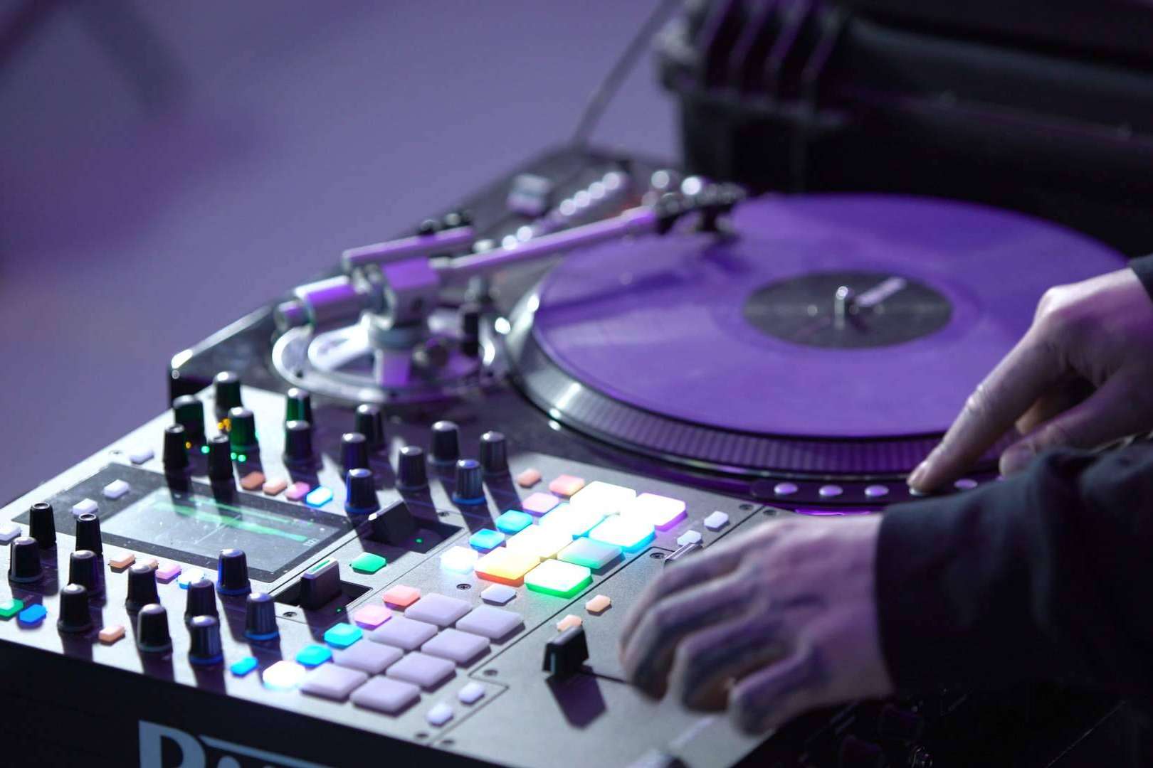 La trayectoria musical del DJ para eventos DJ Paco Gomez