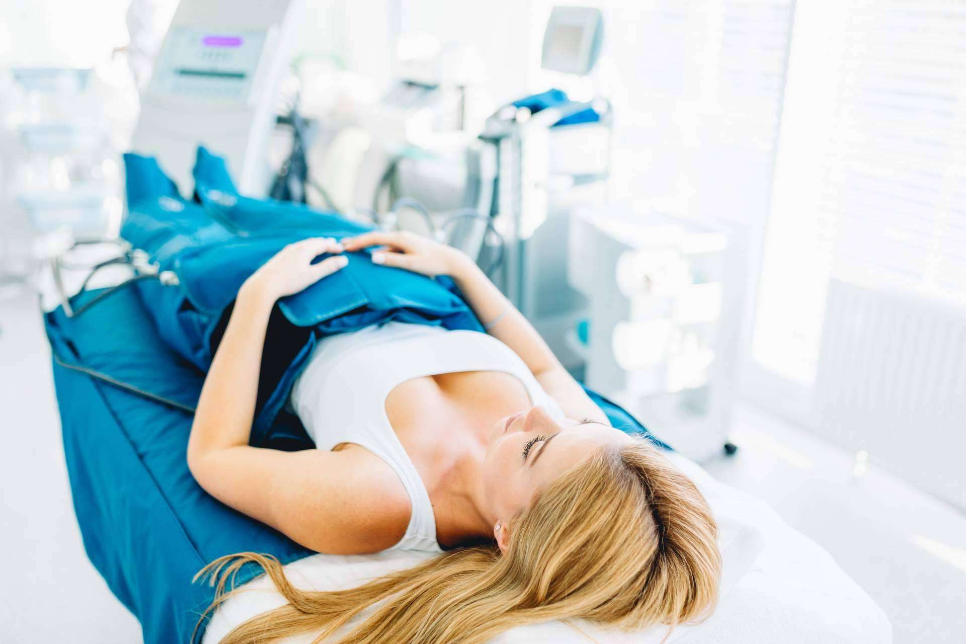 Comercial Estética expone los beneficios de la presoterapia portátil