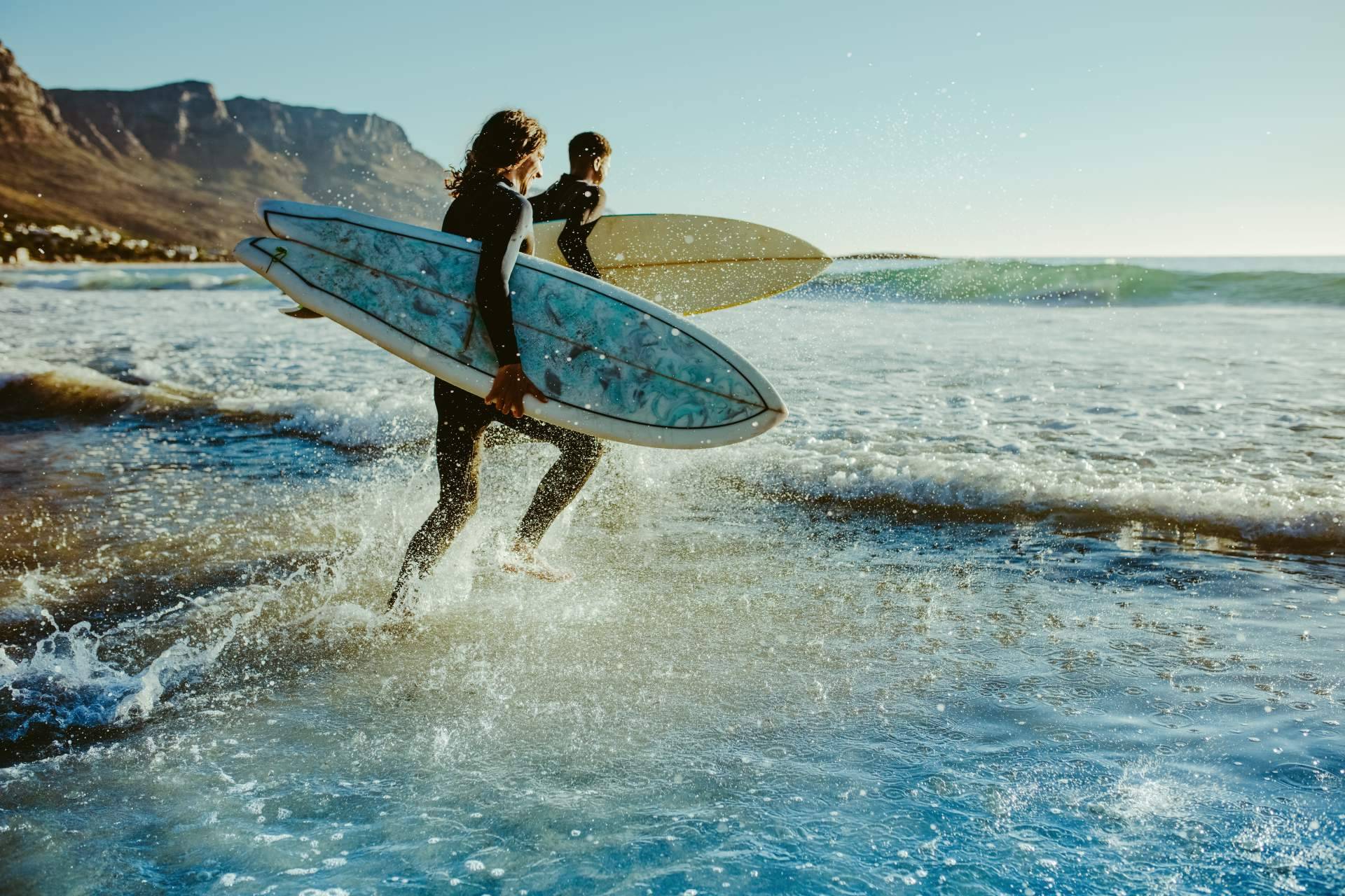 Una buena opción para practicar surf en Santoña, Watsay Surf School & Surf Camp