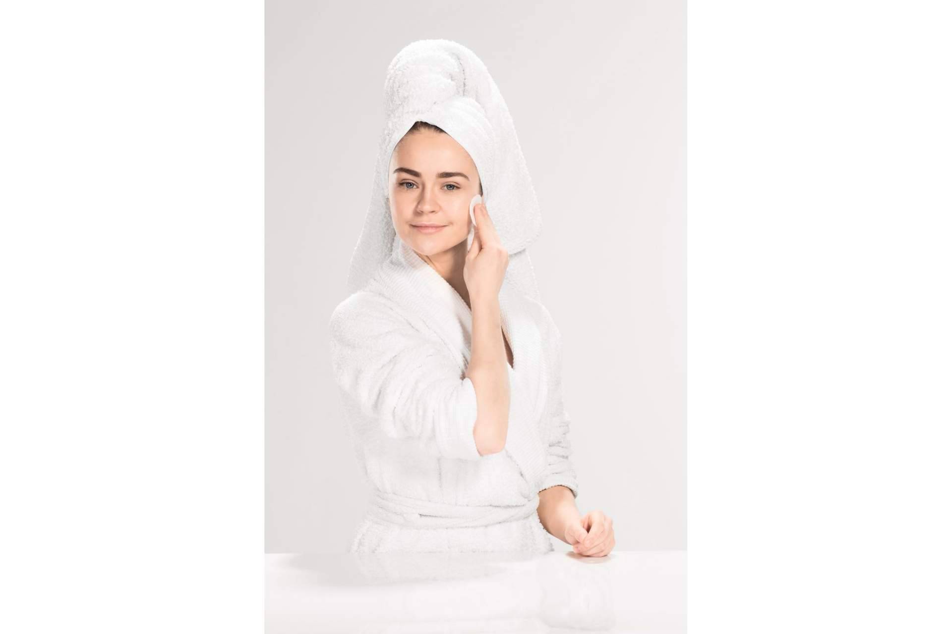 Confort en pieles maduras y limpieza de la piel garantizada con el dúo DERMAL CLEAN de BIOTICALCARE
