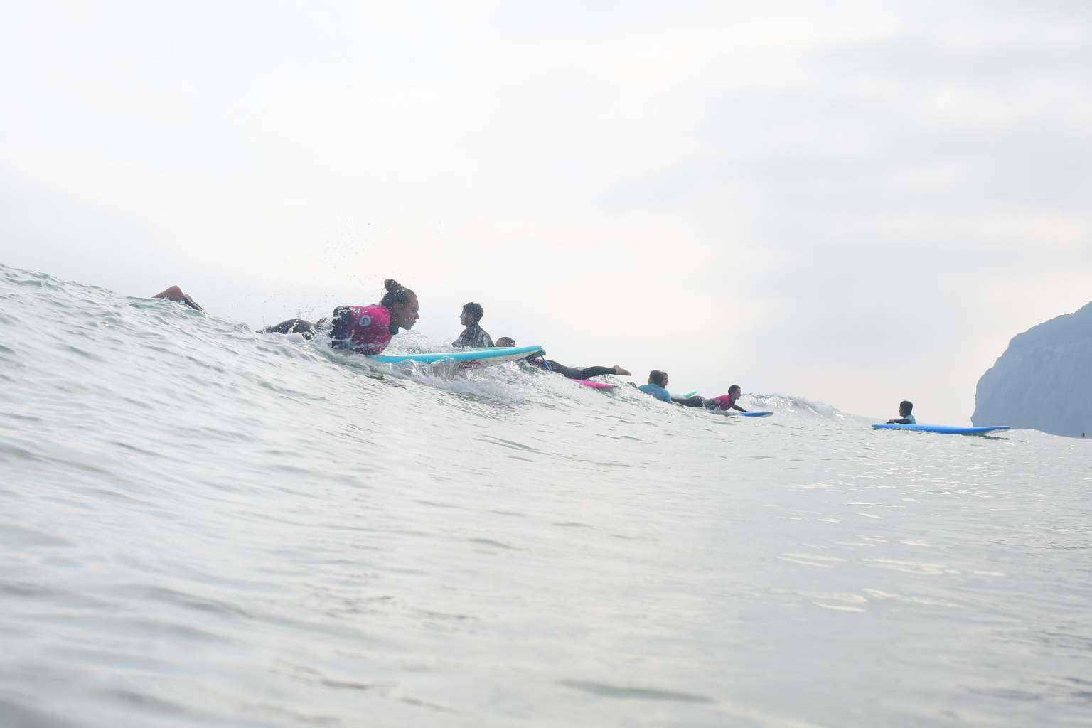 Campamentos de surf para aprender en verano, con Watsay Surf School